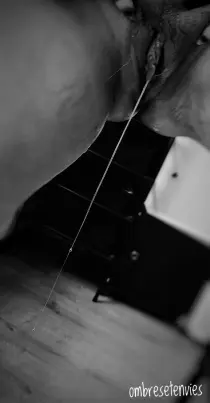 L'excitation coule de ma chatte 🍑