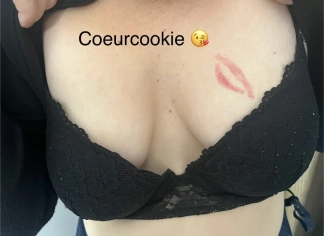 photo de la gourmandise J’écris sur mes seins