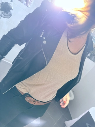 photo de la gourmandise Je SUCE mon patron et il me tripote les SEINS