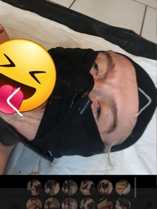 photo de la gourmandise Torche merde vient bouffer et s etaoer sur le corps le de mon caviar