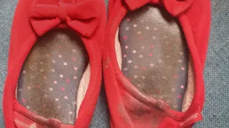 Chaussons sales & puants – 4 ans d’usure extrême 👣