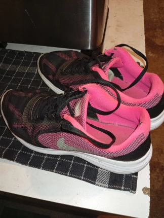 photo de la gourmandise Mes baskets de sport a nettoyer