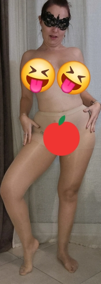 photo de la gourmandise Photos de mon collant sur ma chatte poilue 💦😈