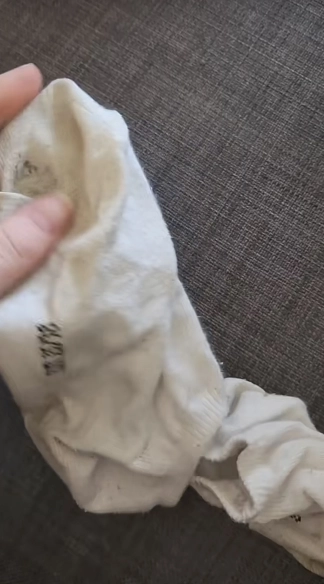 photo de la gourmandise Mes chaussettes sales « blanches »