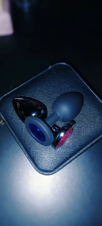 photo de la gourmandise Photos des plugs dans mon cul