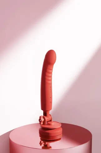 Je me masturbe avec mon jouer