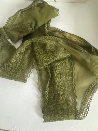 Culottes portées 3 jours : Humidité, odeurs et soumission incluses