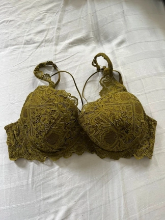 photo de la gourmandise Soutien-gorge porté, léché, taché… juste pour toi