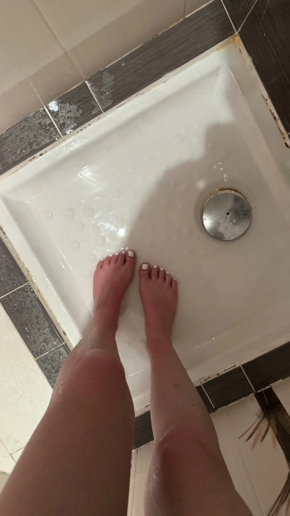 photo de la gourmandise Jolis pieds d’une jolie femme 👩🏻