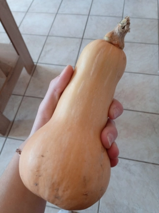 photo de la gourmandise Je note ta bite par écrit
