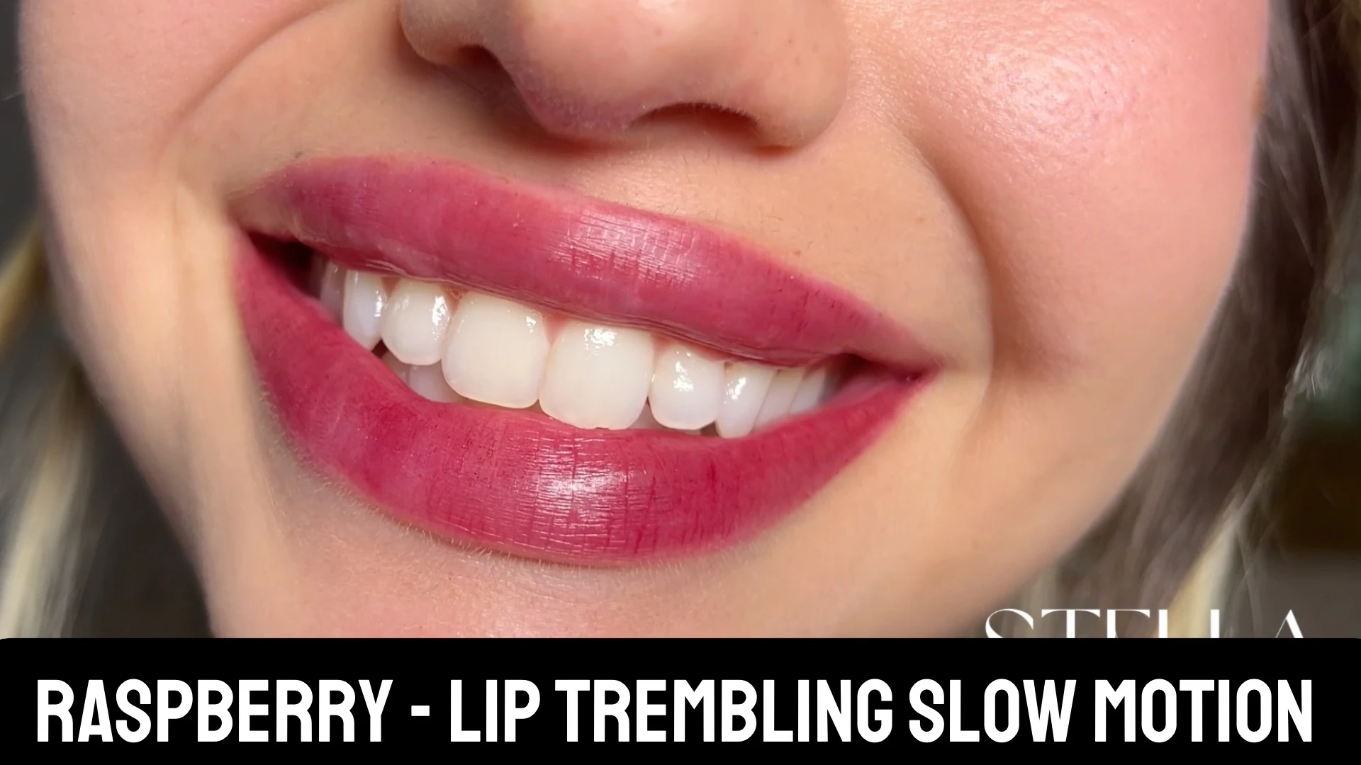 Photo de RASPBERRY - LIP TREMBLING RED LIPSTICK - SLOW MOTION
