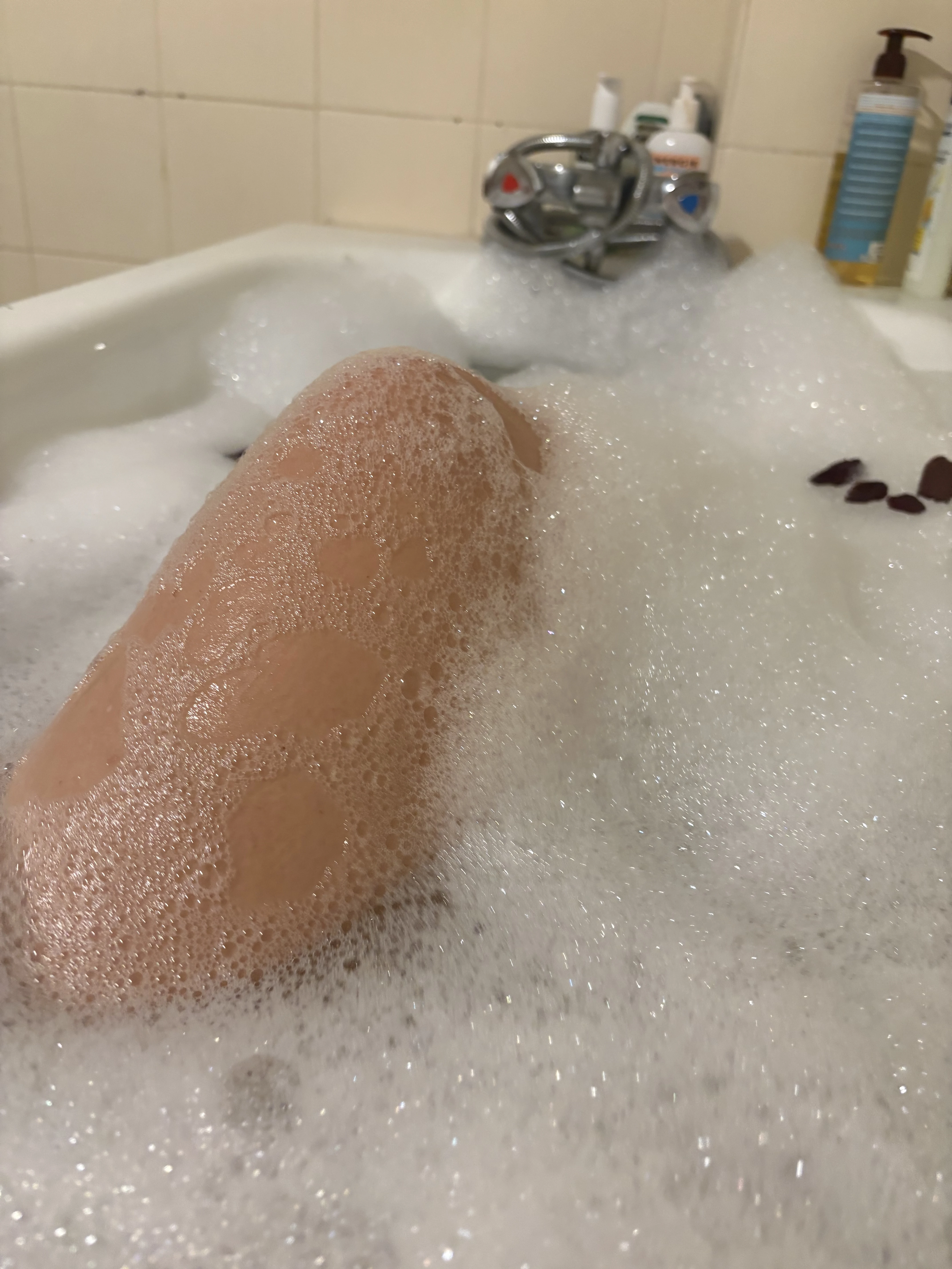 Photo de Nue et mouillée