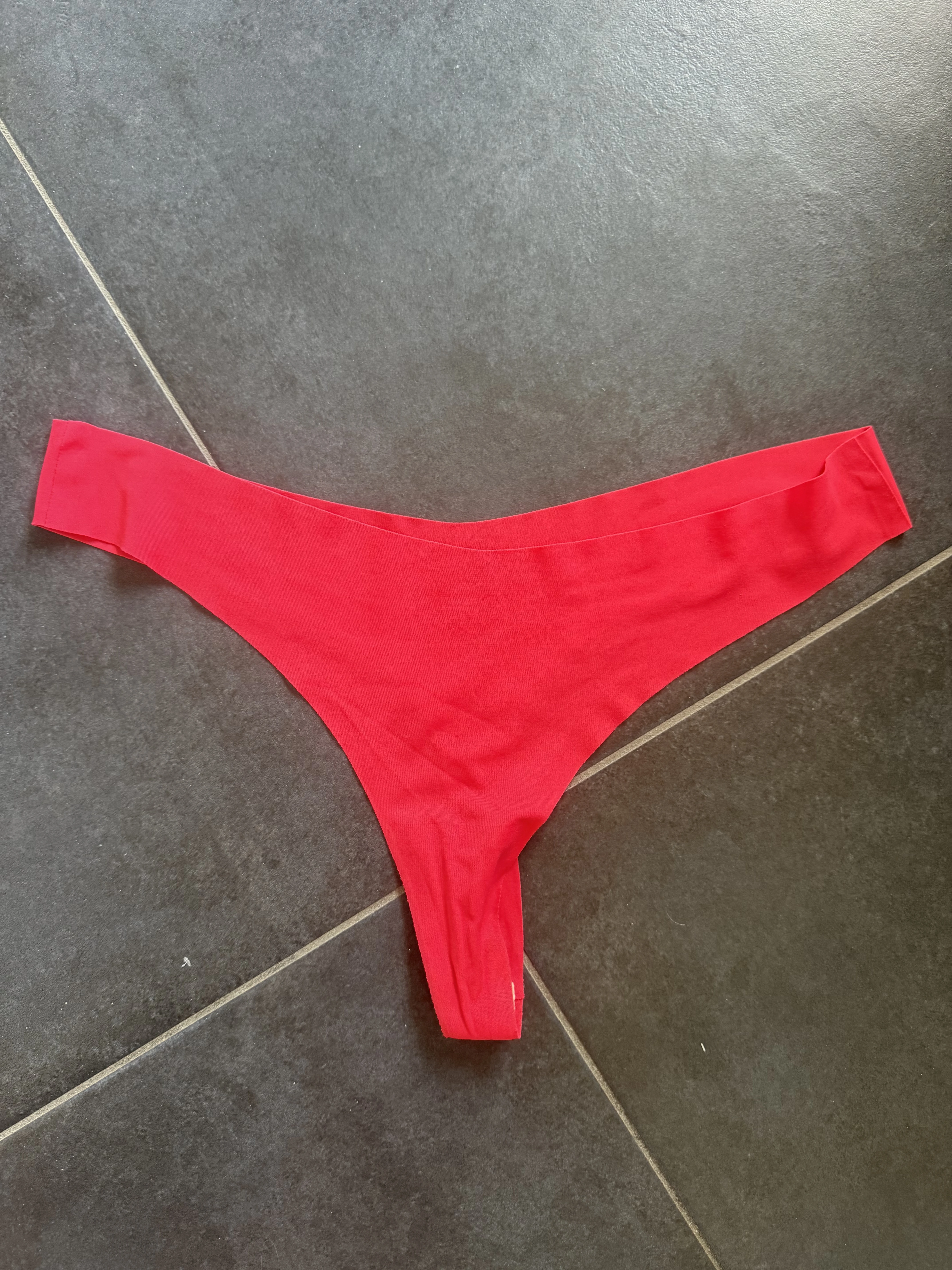 Photo de String rouge