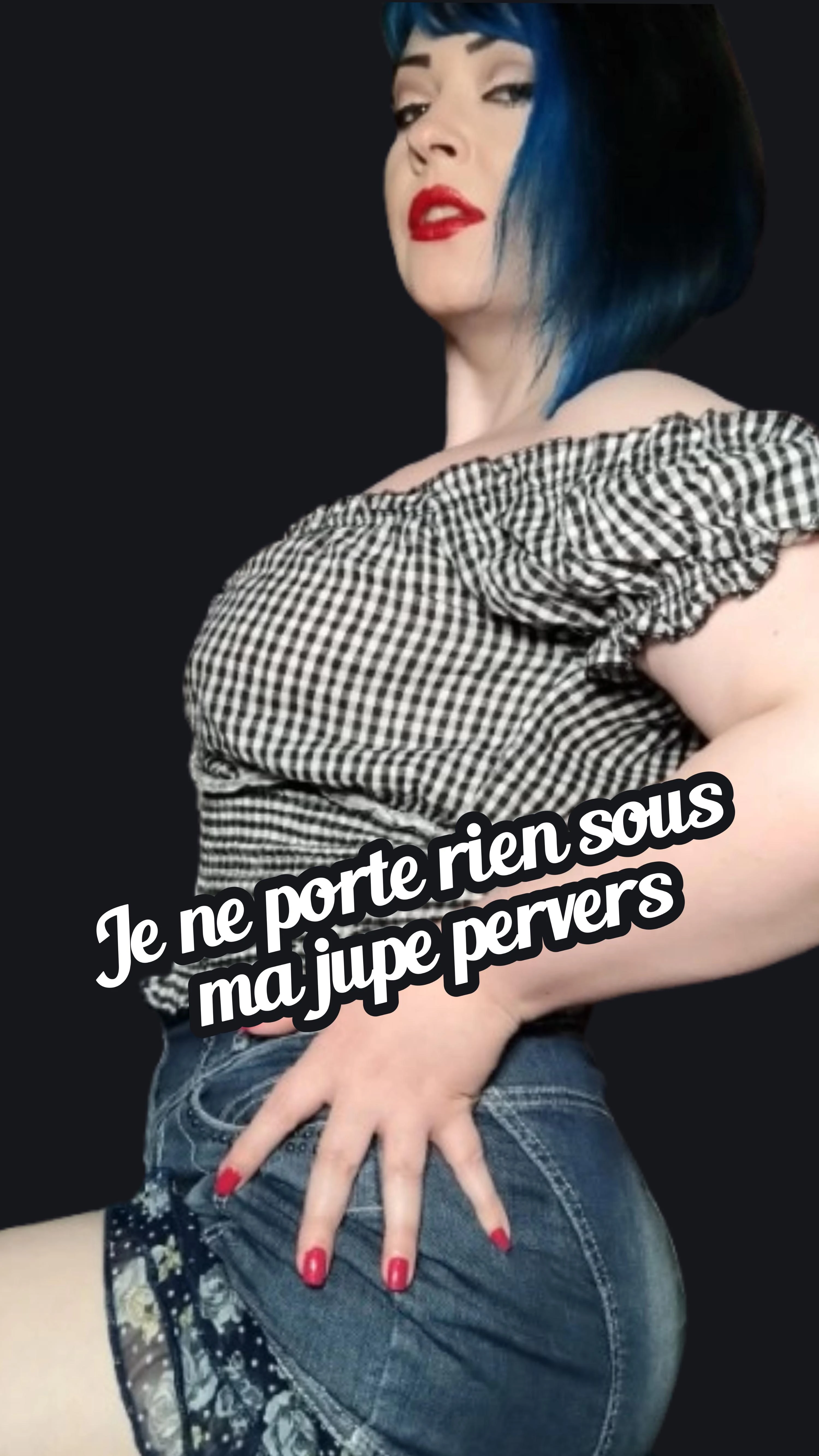Photo de Je ne porte rien sous ma jupe pervers (SEXY)