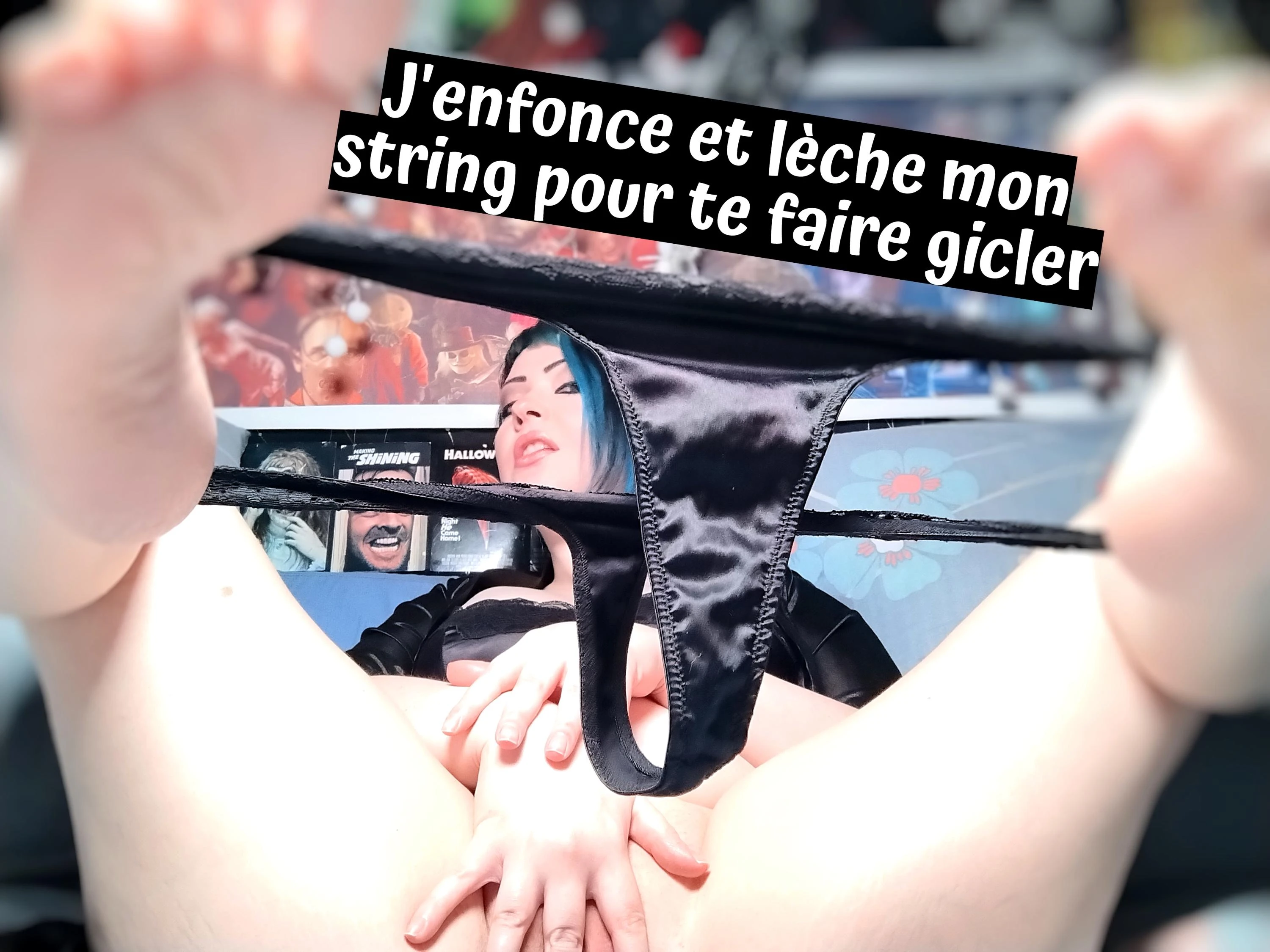 Photo de J'enfonce et lèche mon string pour te faire gicler (SEXY)