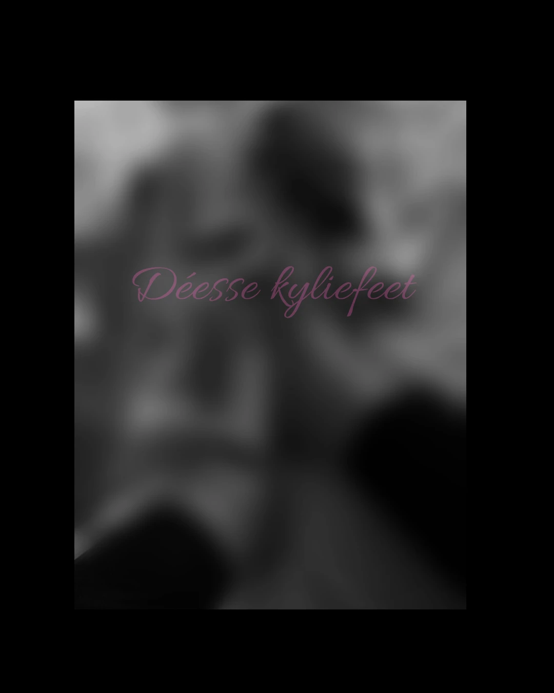 Photo de Photo looser pieds divins talons en noir et blanc