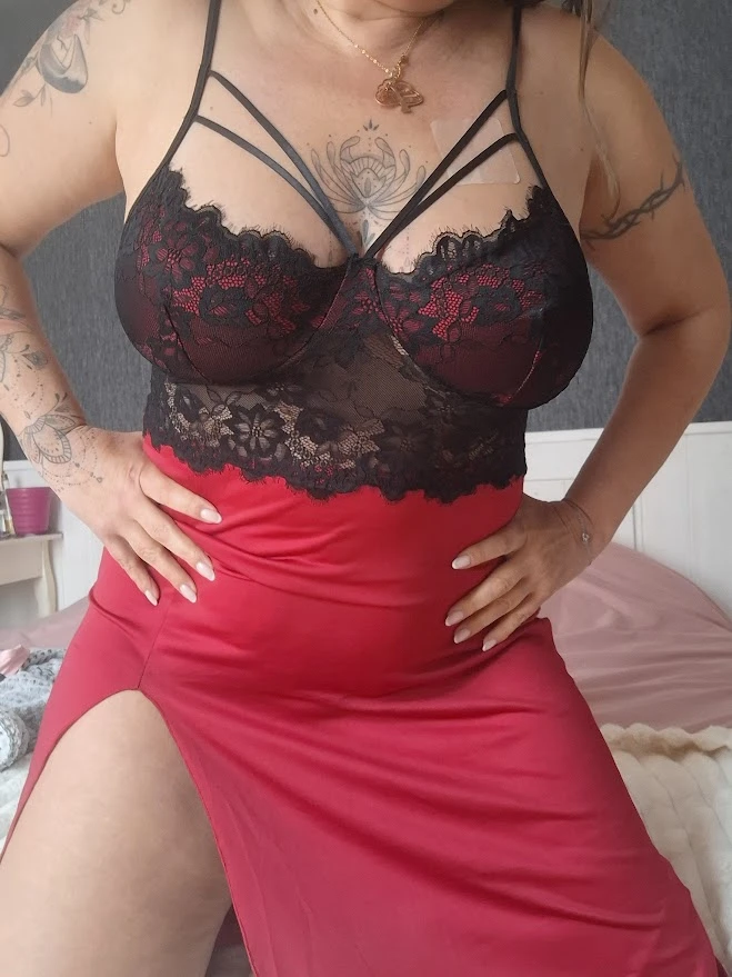 Photo de nuisette rouge et noire...