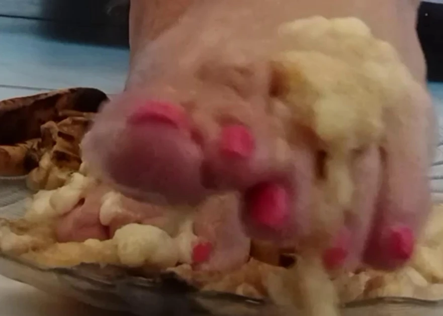 Photo de 🦋🦋 VIDEO 2026 / LECHE MES PIEDS PLEINS DE BANANE S🦋🦋