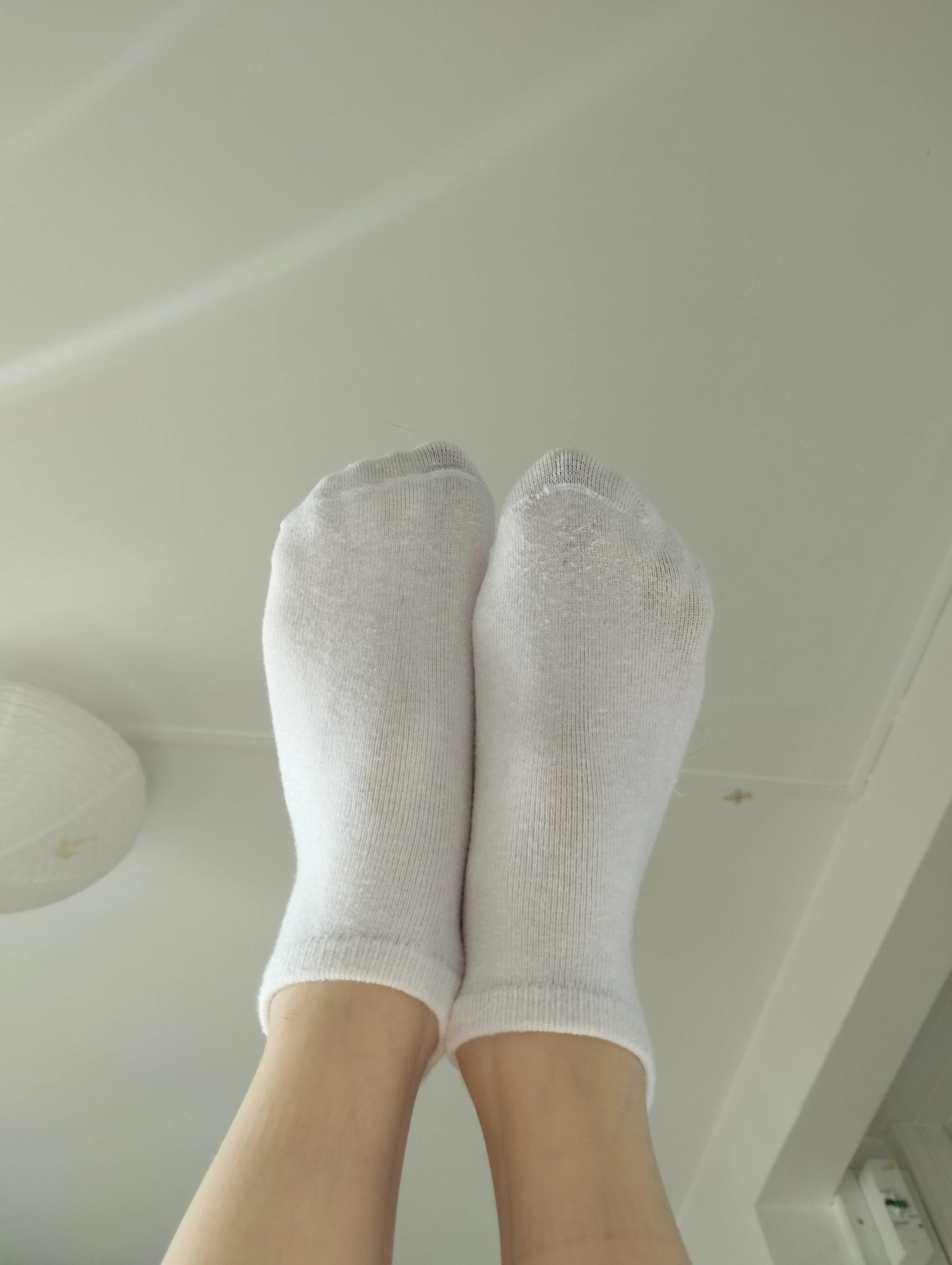 Photo de VENDU – Petites socquettes blanches 💕💦