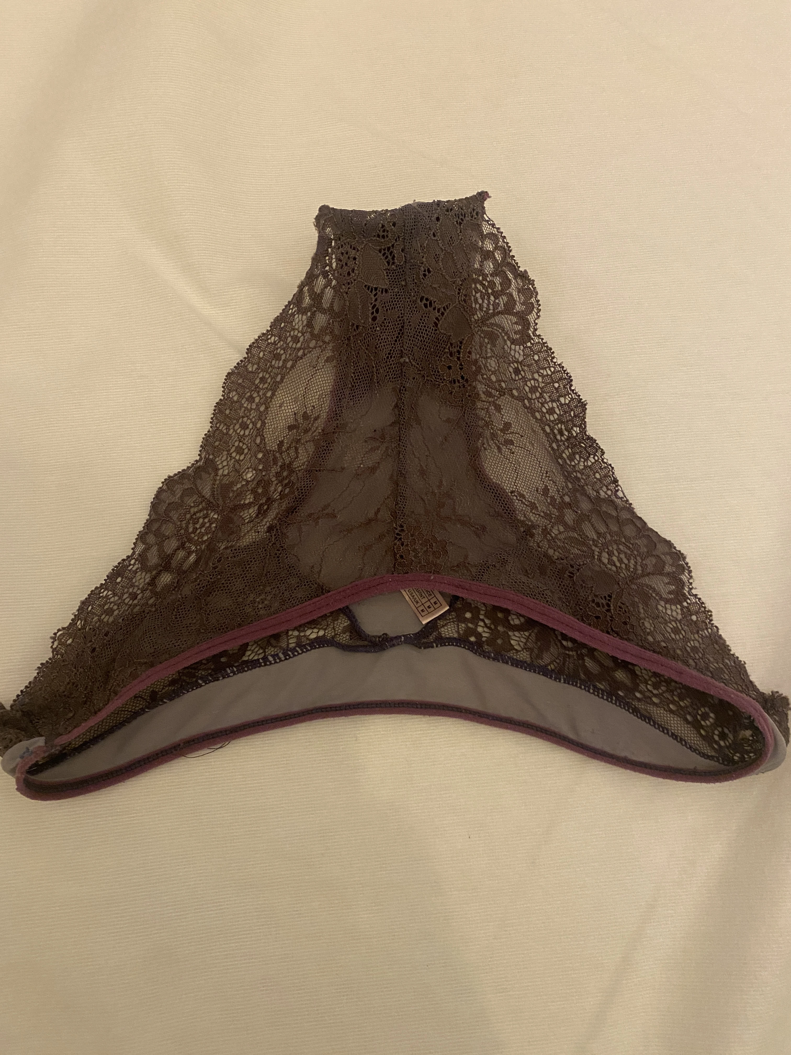Photo de Tanga mauve