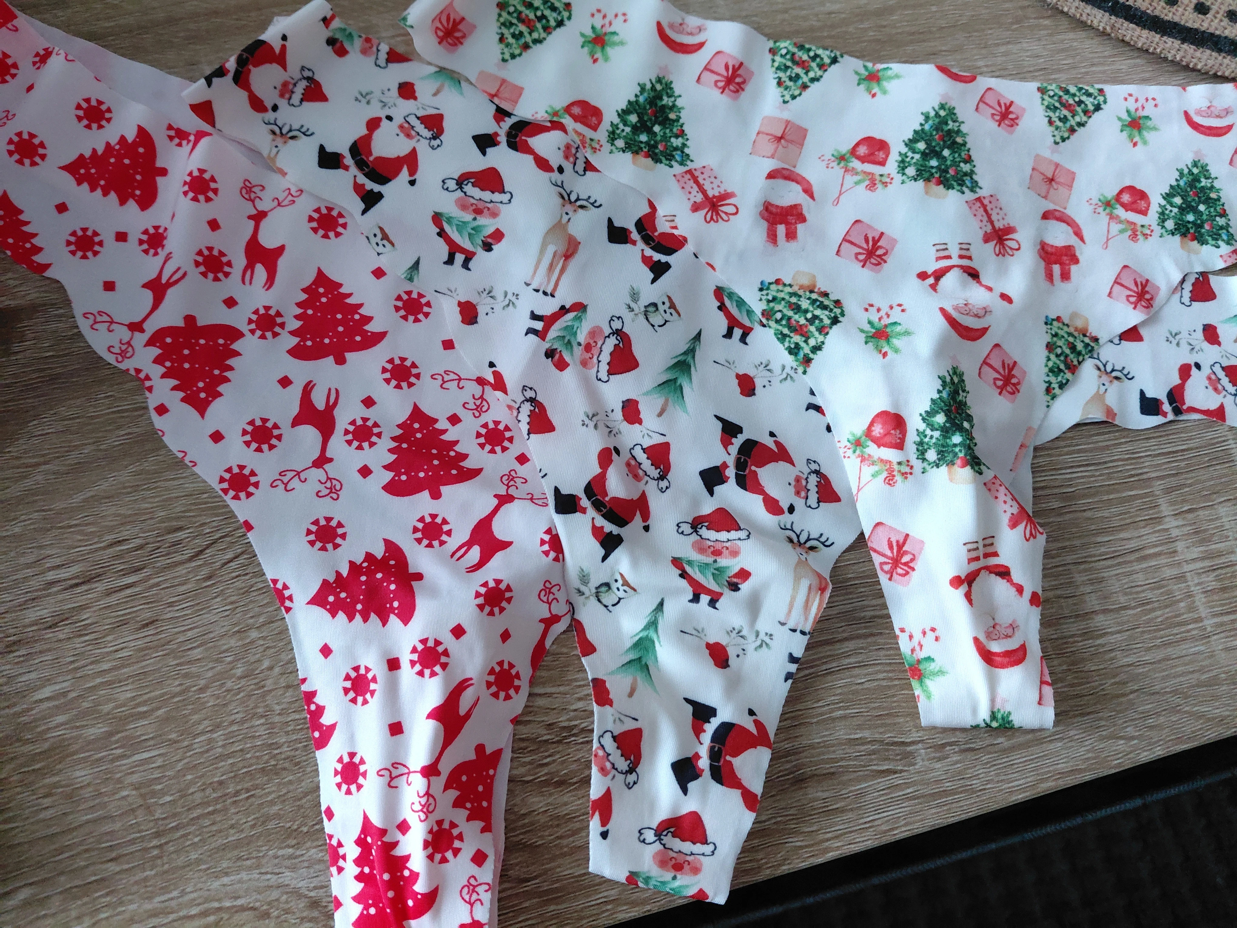 Photo de Tanga lycra Noël (possible champagne)