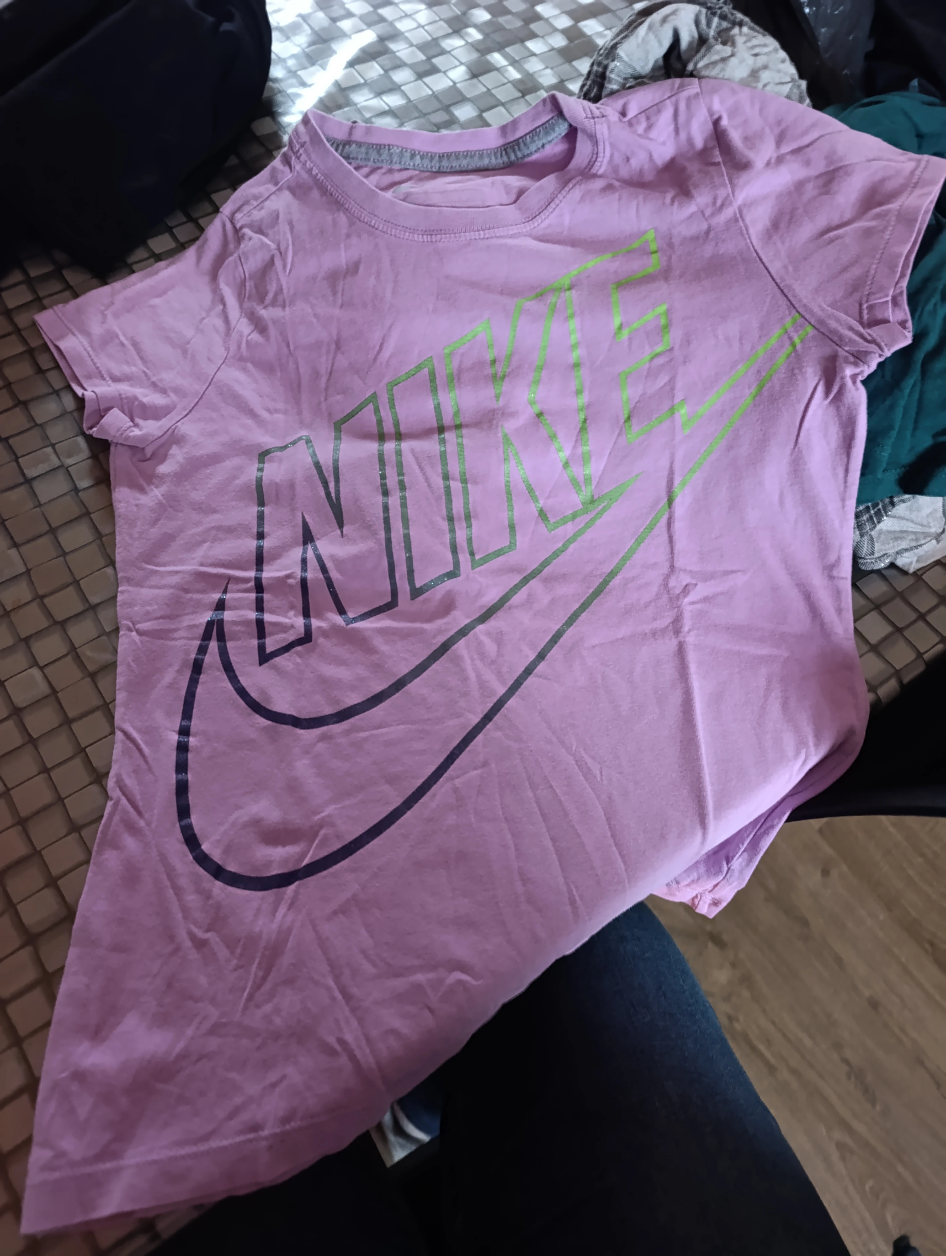 Photo de T-shirt trop petit
