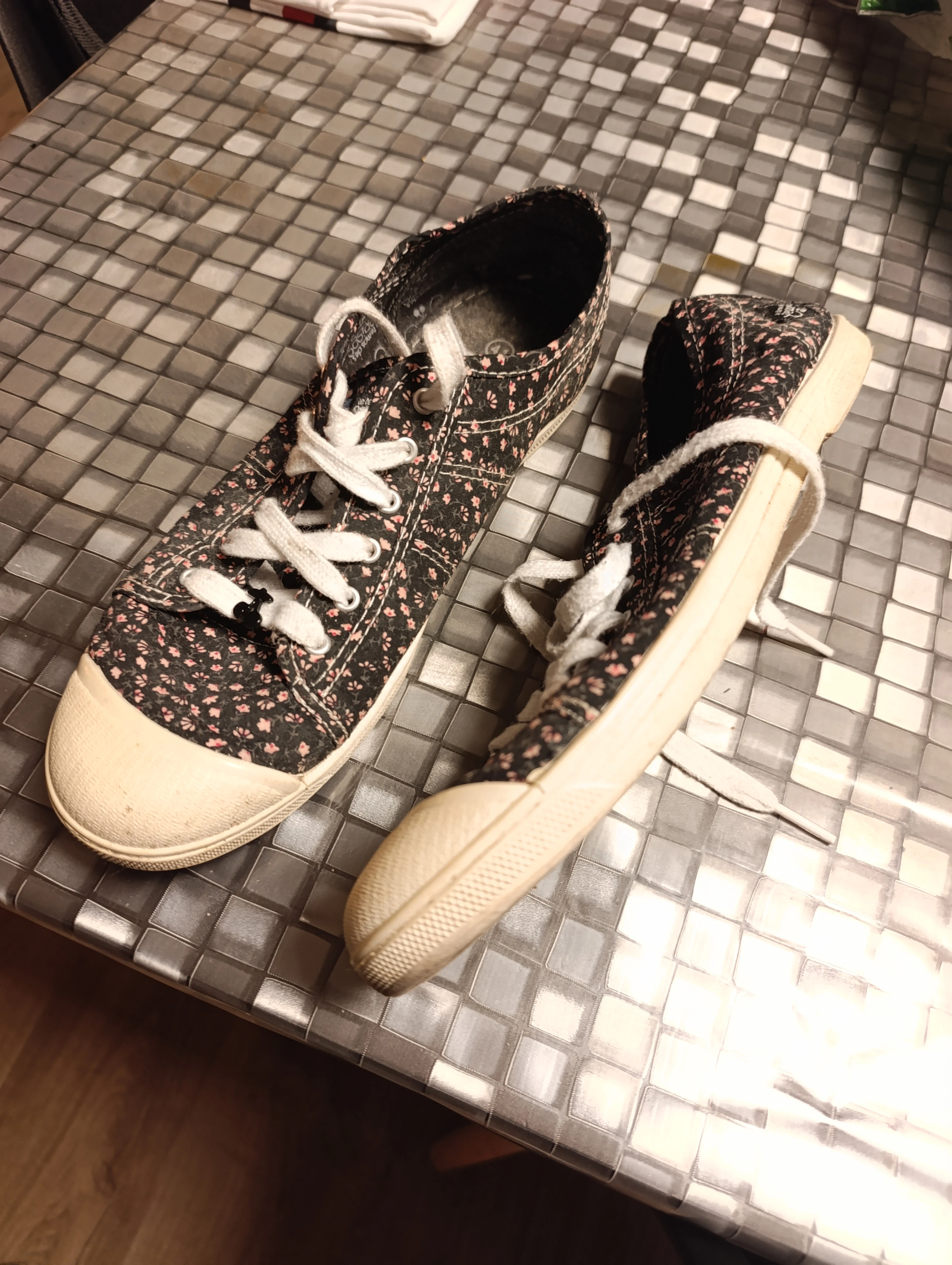 Photo de Mes chaussures en toiles odorantes