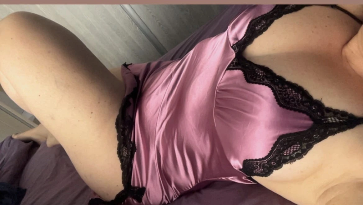 Photo de Nuisette sexy en satin 🩷