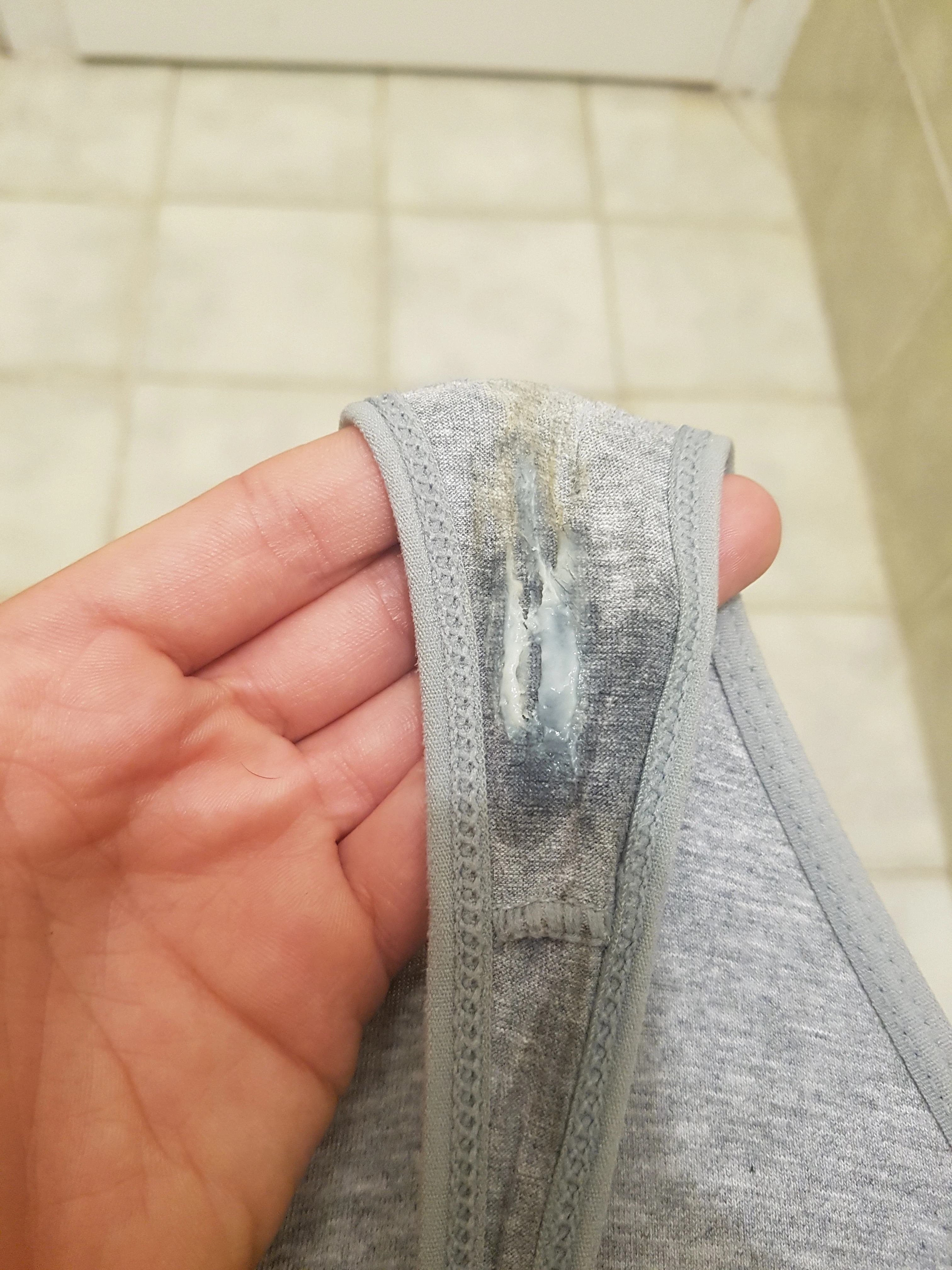 Photo de Tanga gris 3jrs sale et odorant