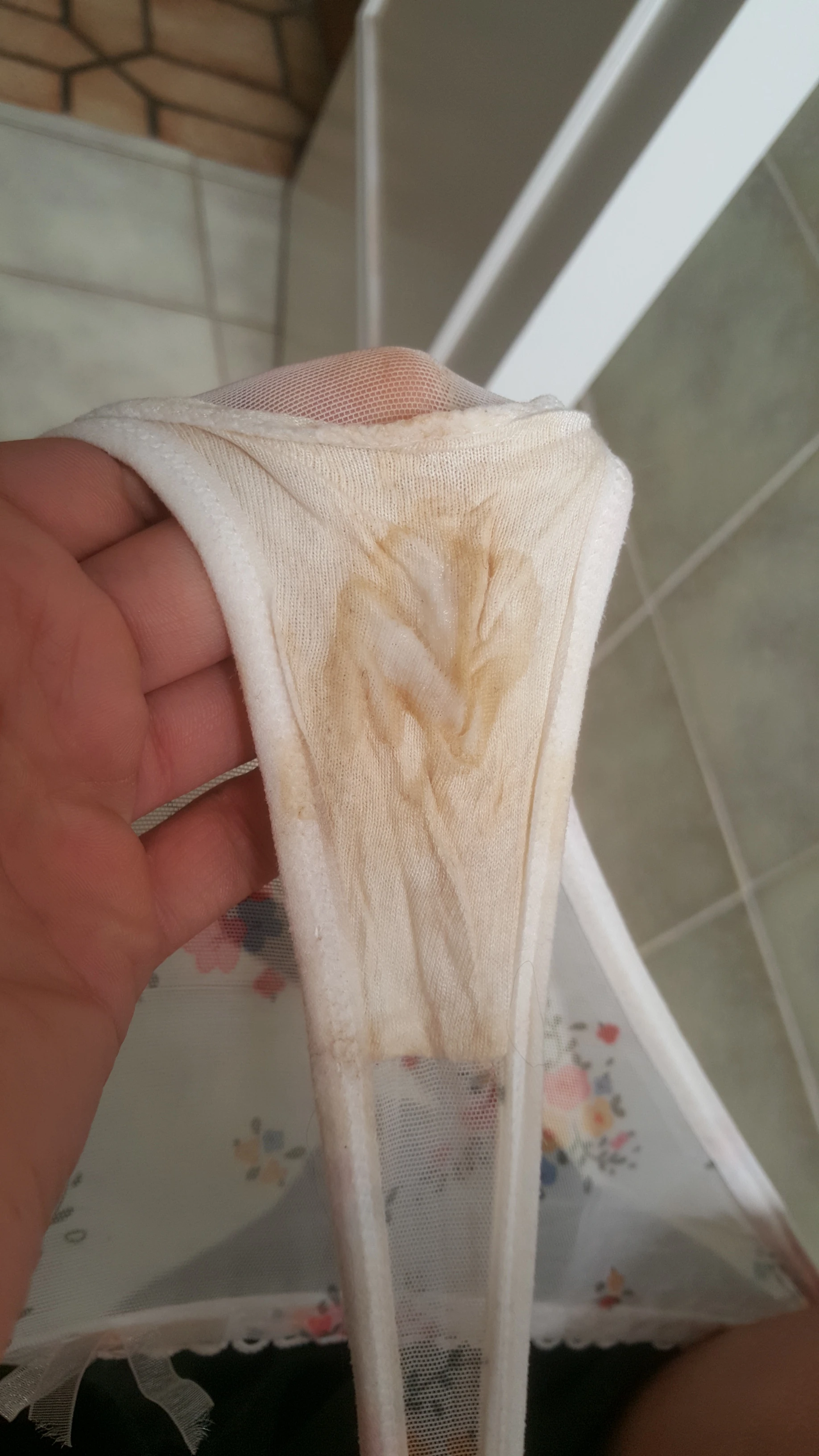 Photo de tanga blanc (reserve pour mon petit Suisse ❤)sale...
