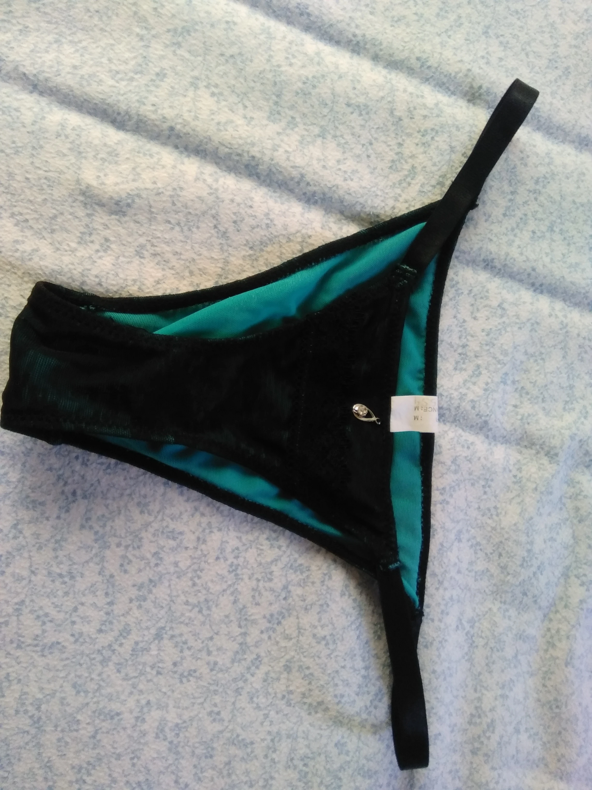 Photo de Tanga ou petite culotte ficelle