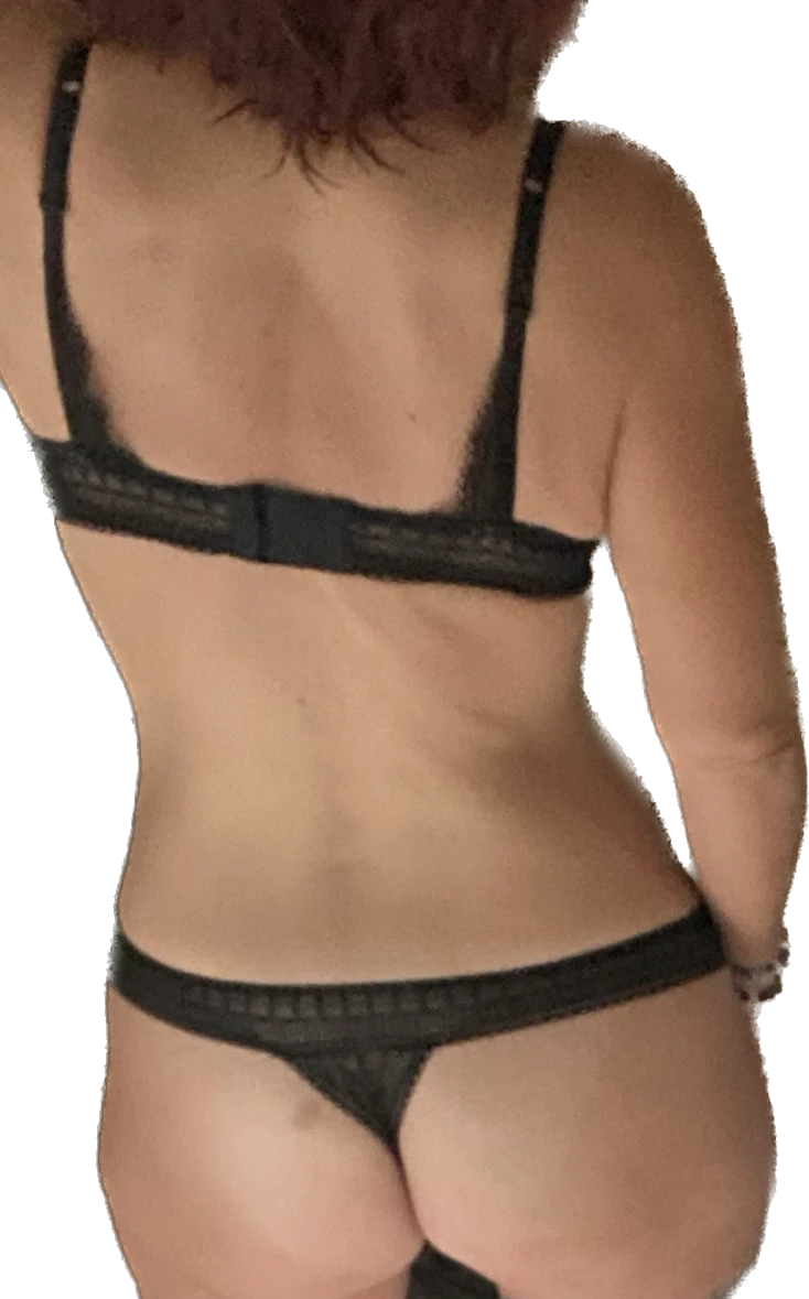 Photo de Je t’envoie mon ensemble String / SG portés