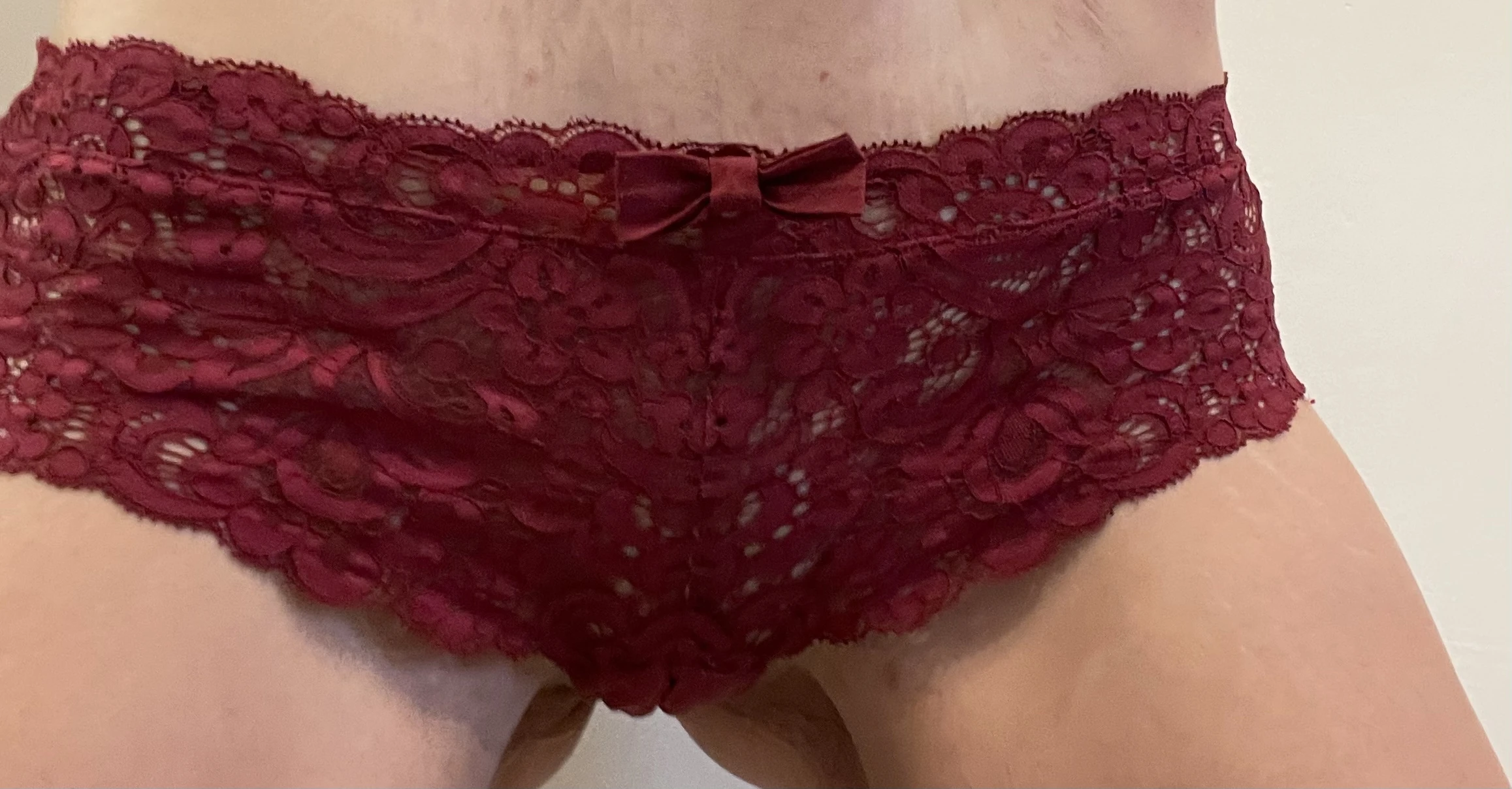 Photo de Ma culotte sale en dentelle à votre goût...