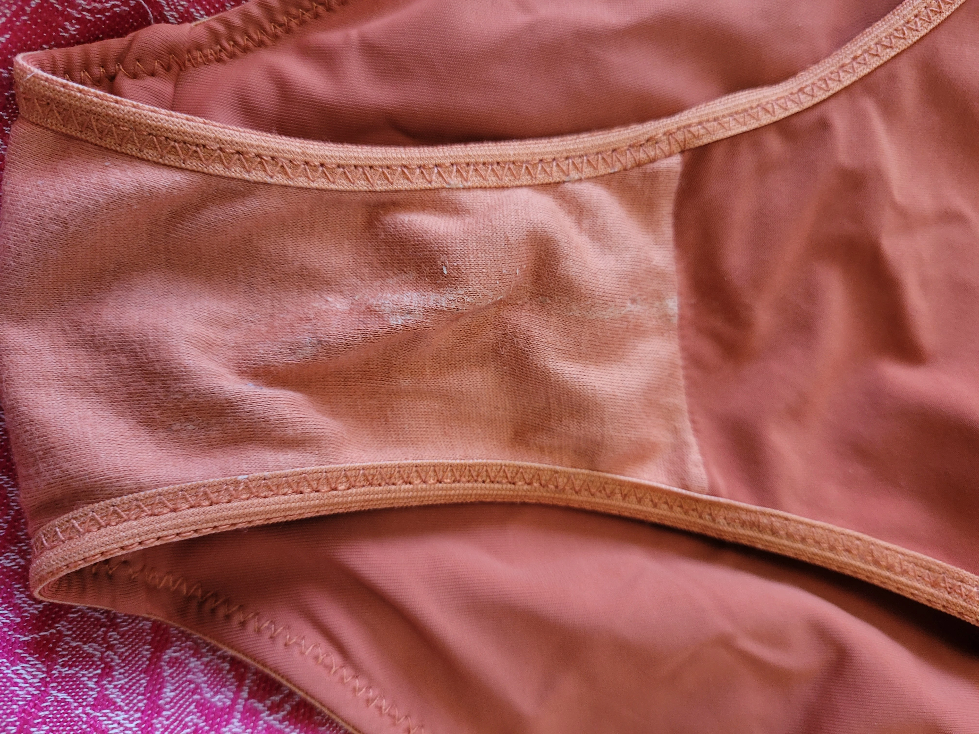 Photo de Culotte sale week-end entre « copines » 1 – hors...