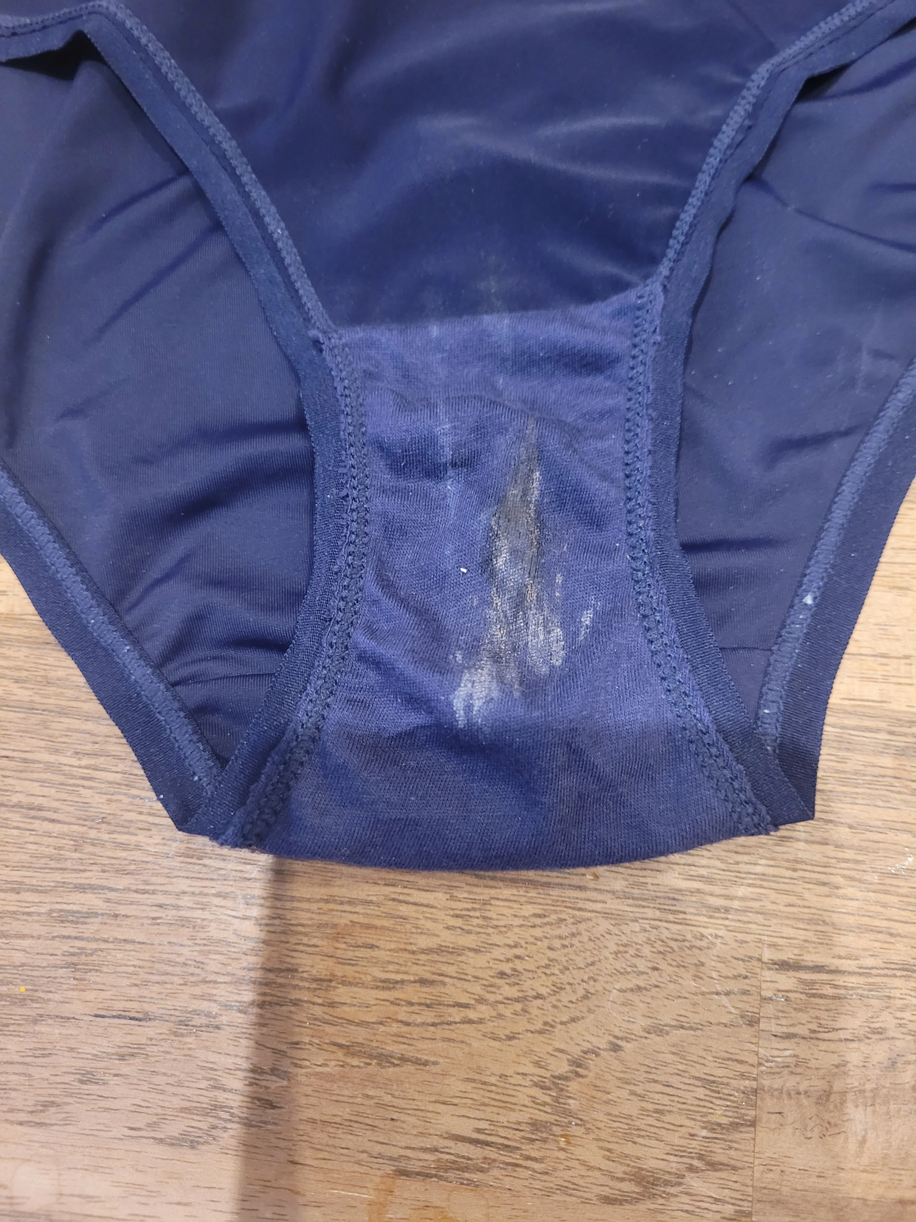 Photo de Culotte étudiante sale du 12 mars