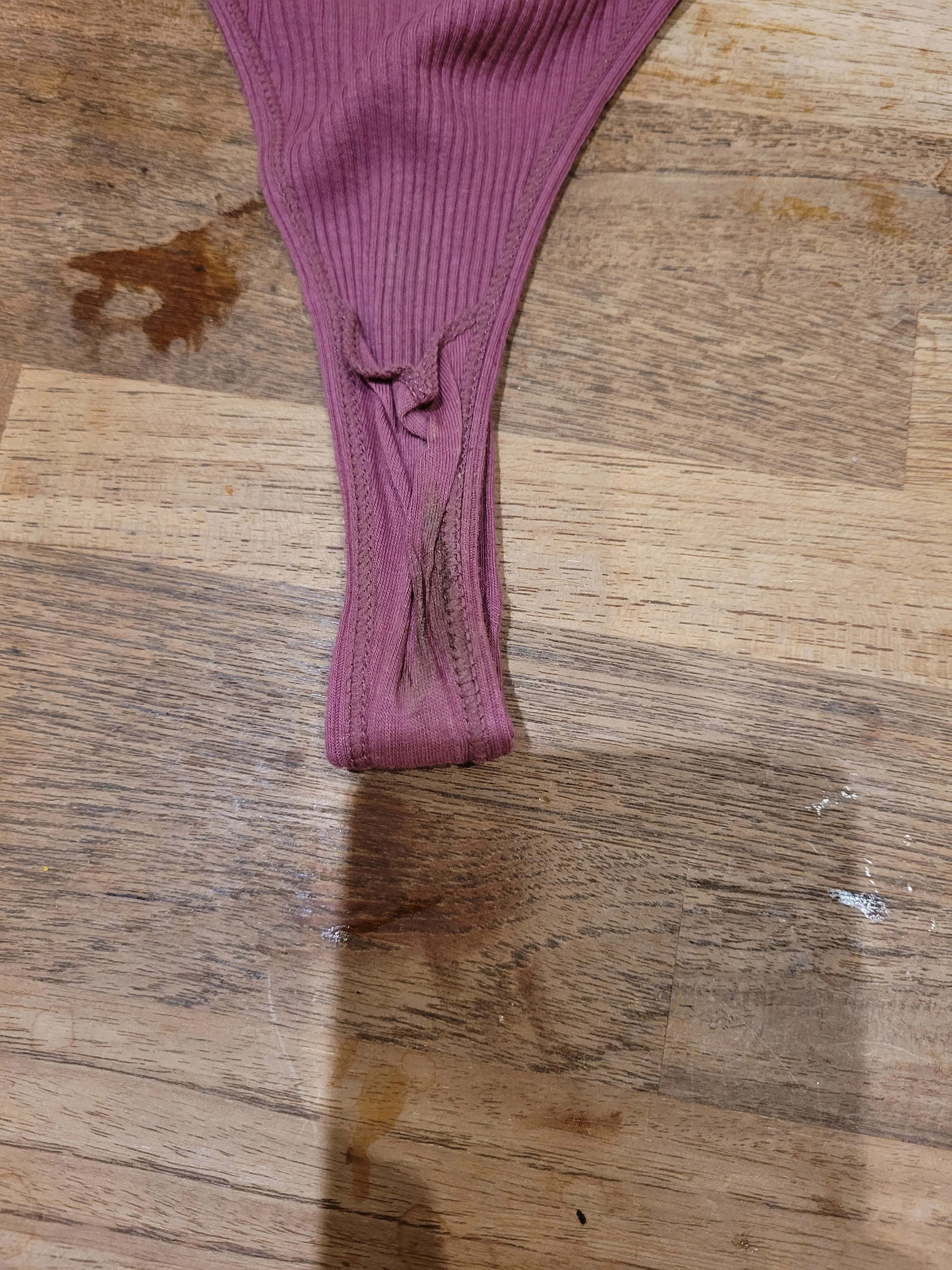 Photo de Culotte sale portée 2 jours sans douche !