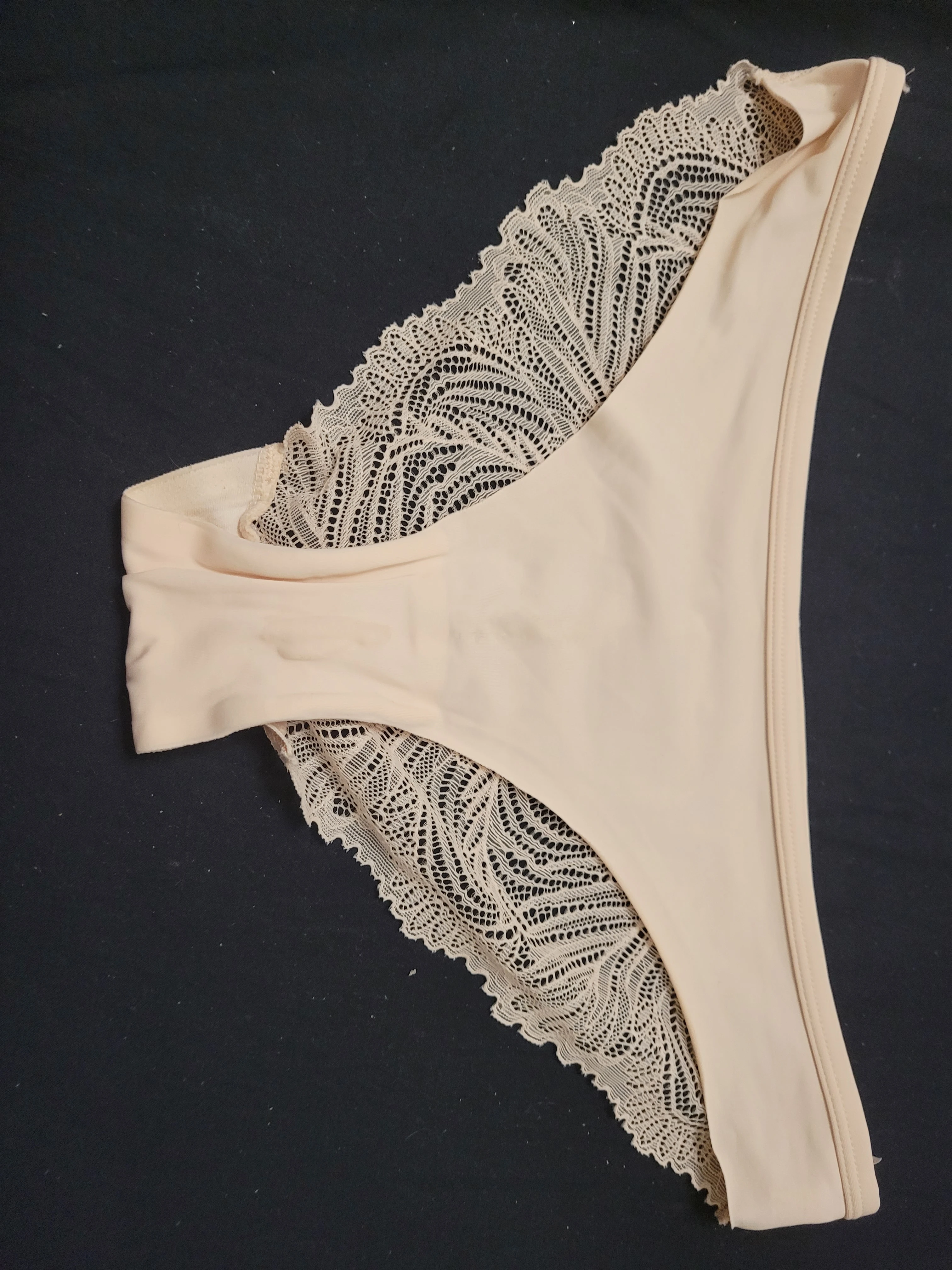 Photo de Culotte sale en week-end échangiste ! 1