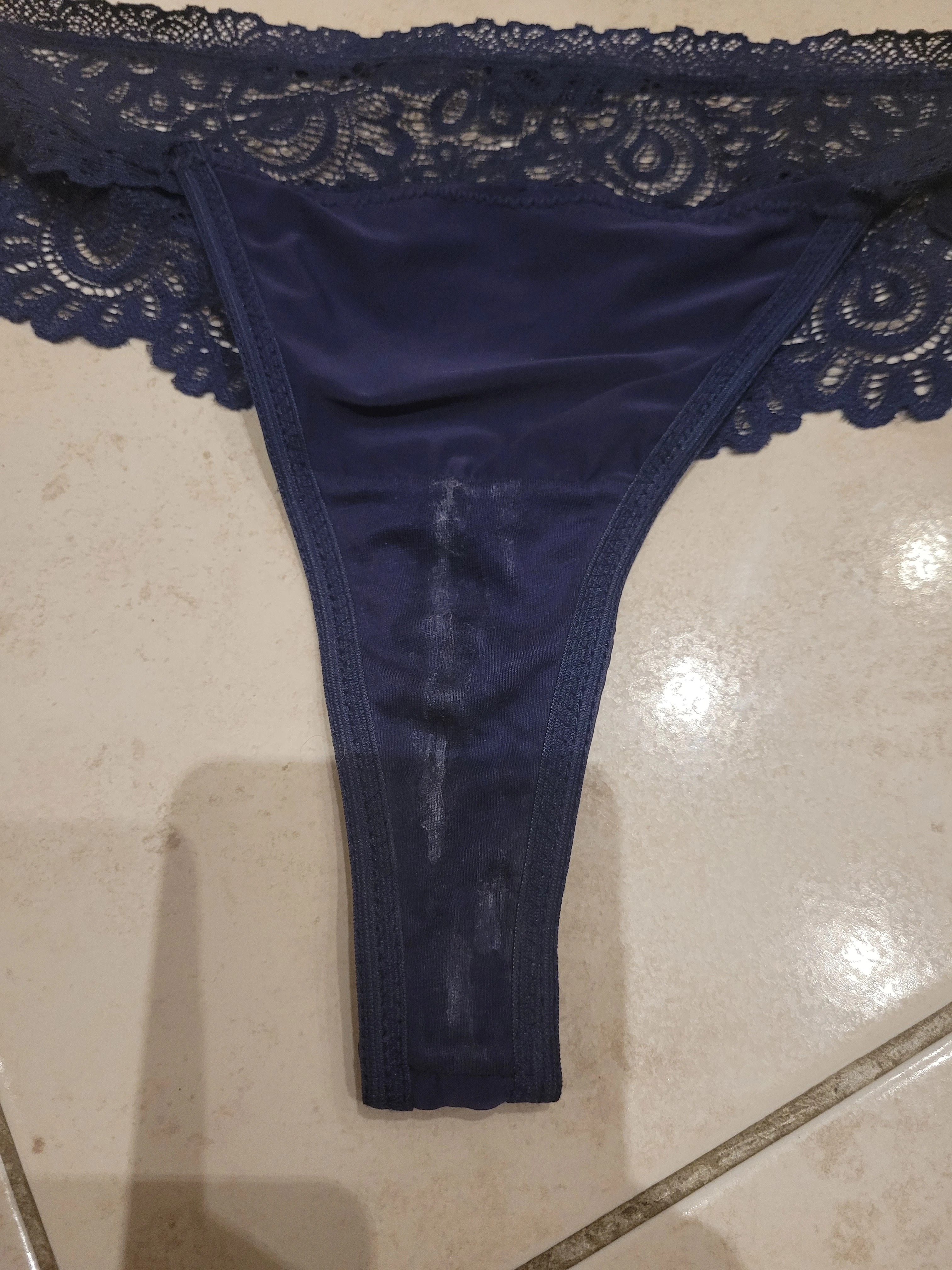 Photo de Culotte sale en week-end… sex-otique ! 1