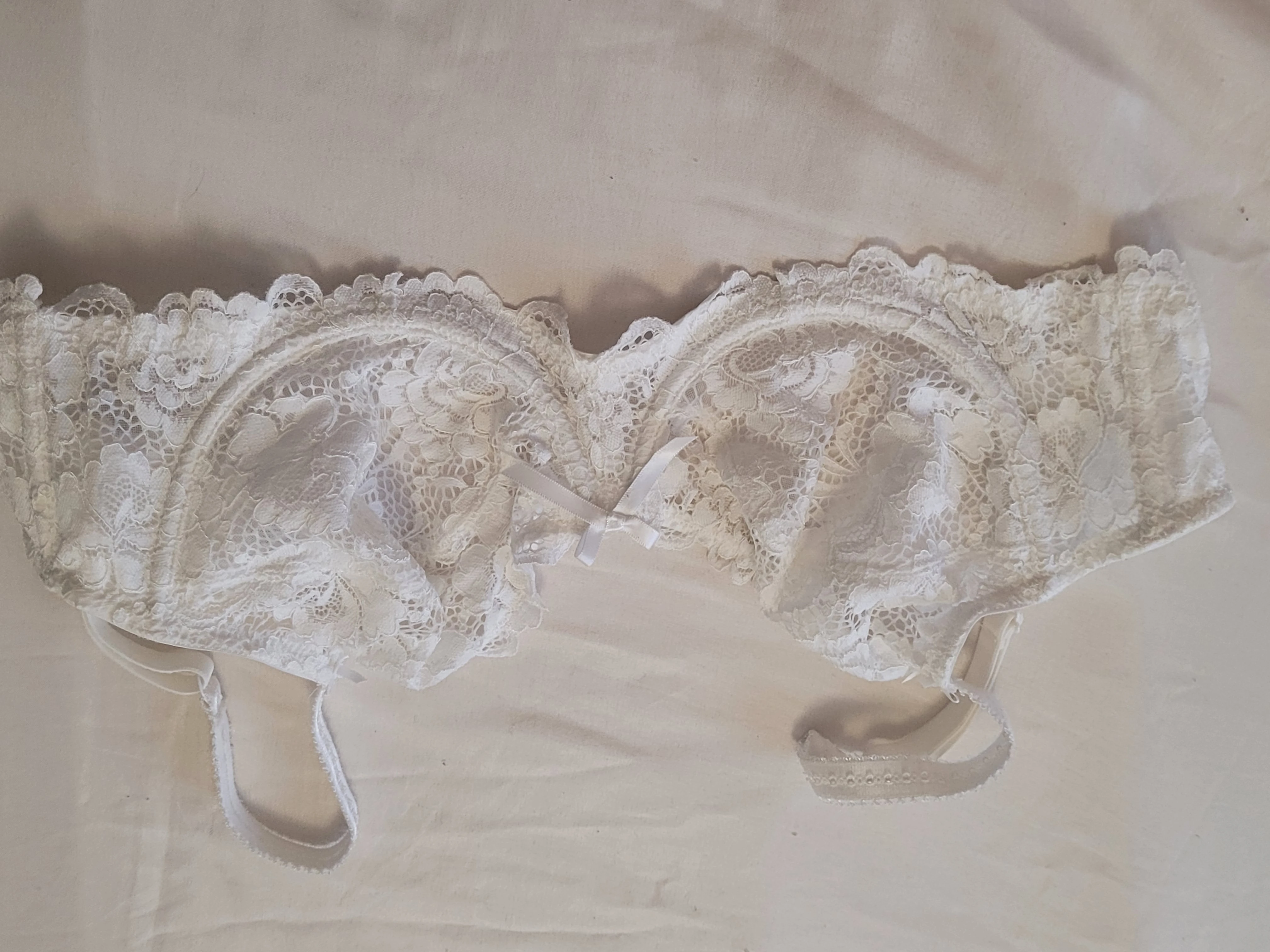 Photo de Soutiens-gorge sale en week-end sexuel…. 1