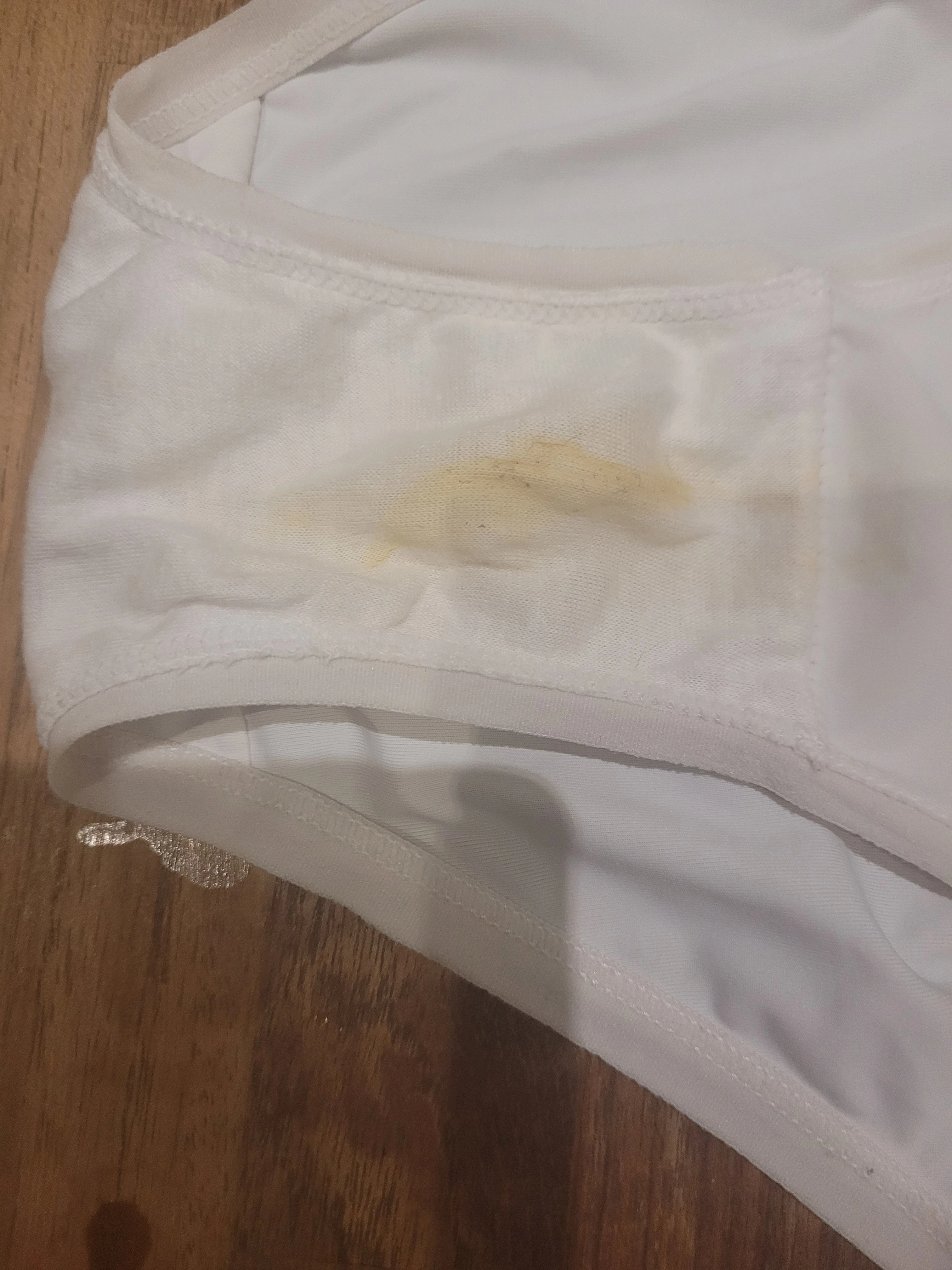 Photo de Culotte sale jaunie !