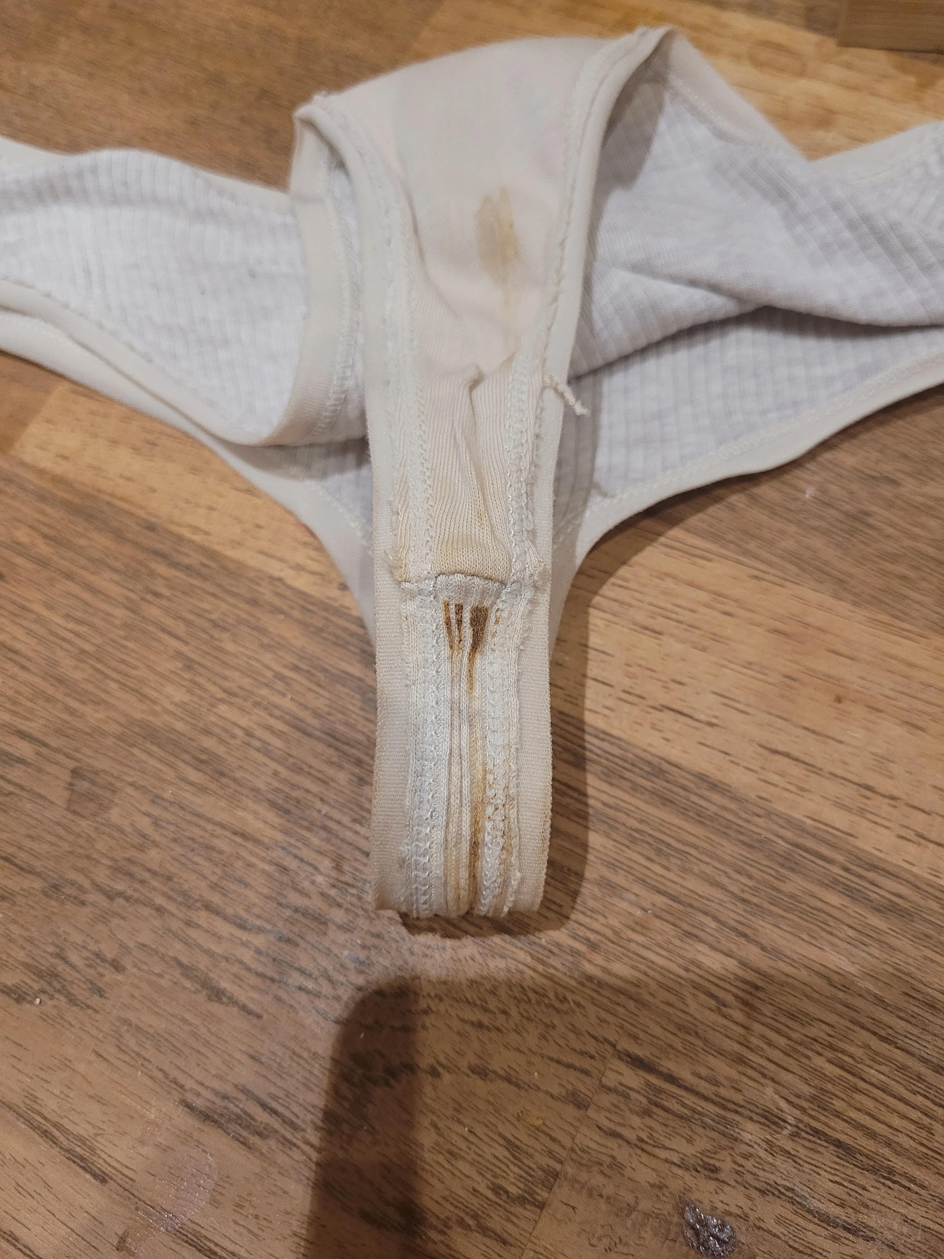 Photo de Culotte sale et dominante du 23 juin