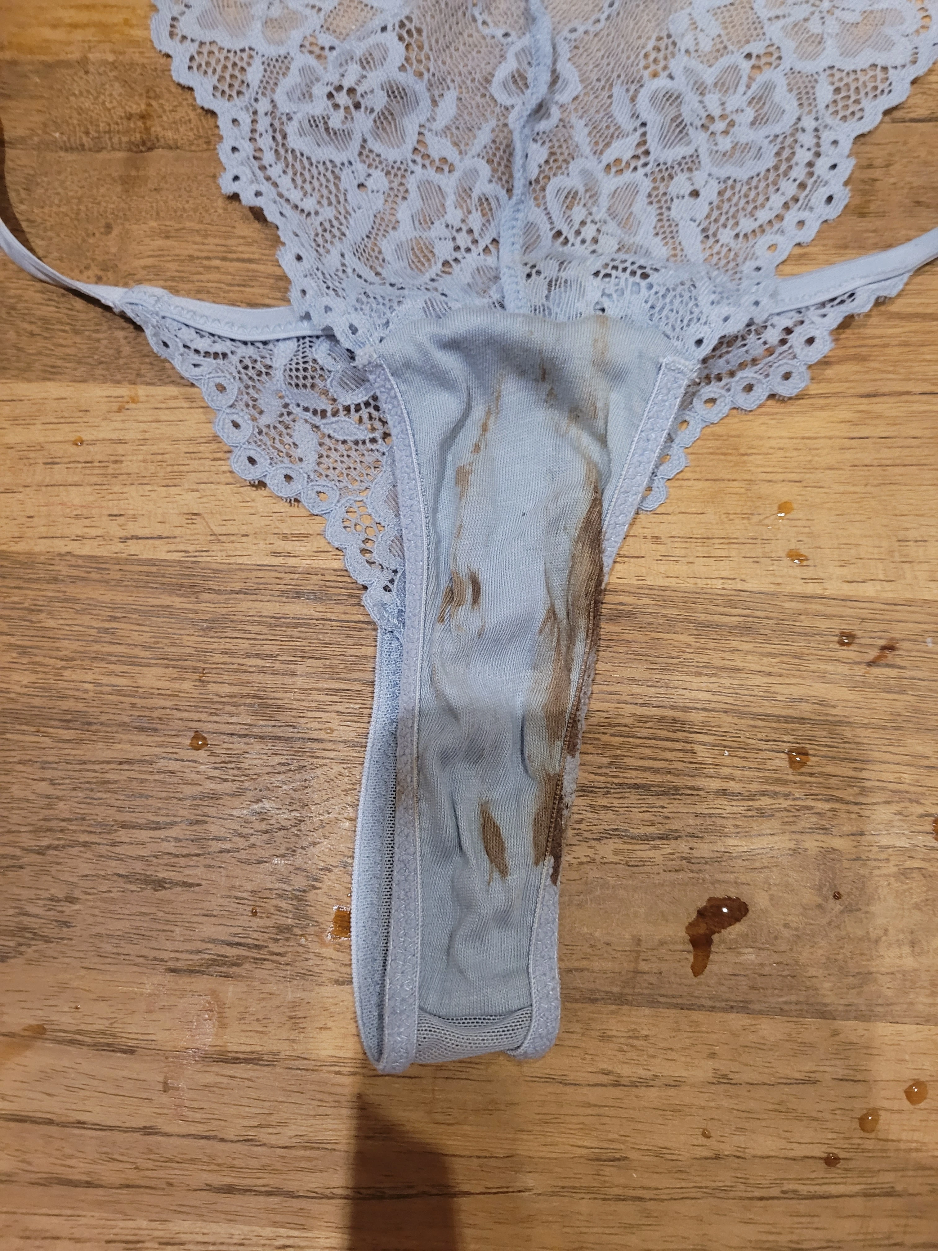 Photo de Culotte string sale du 28 mai