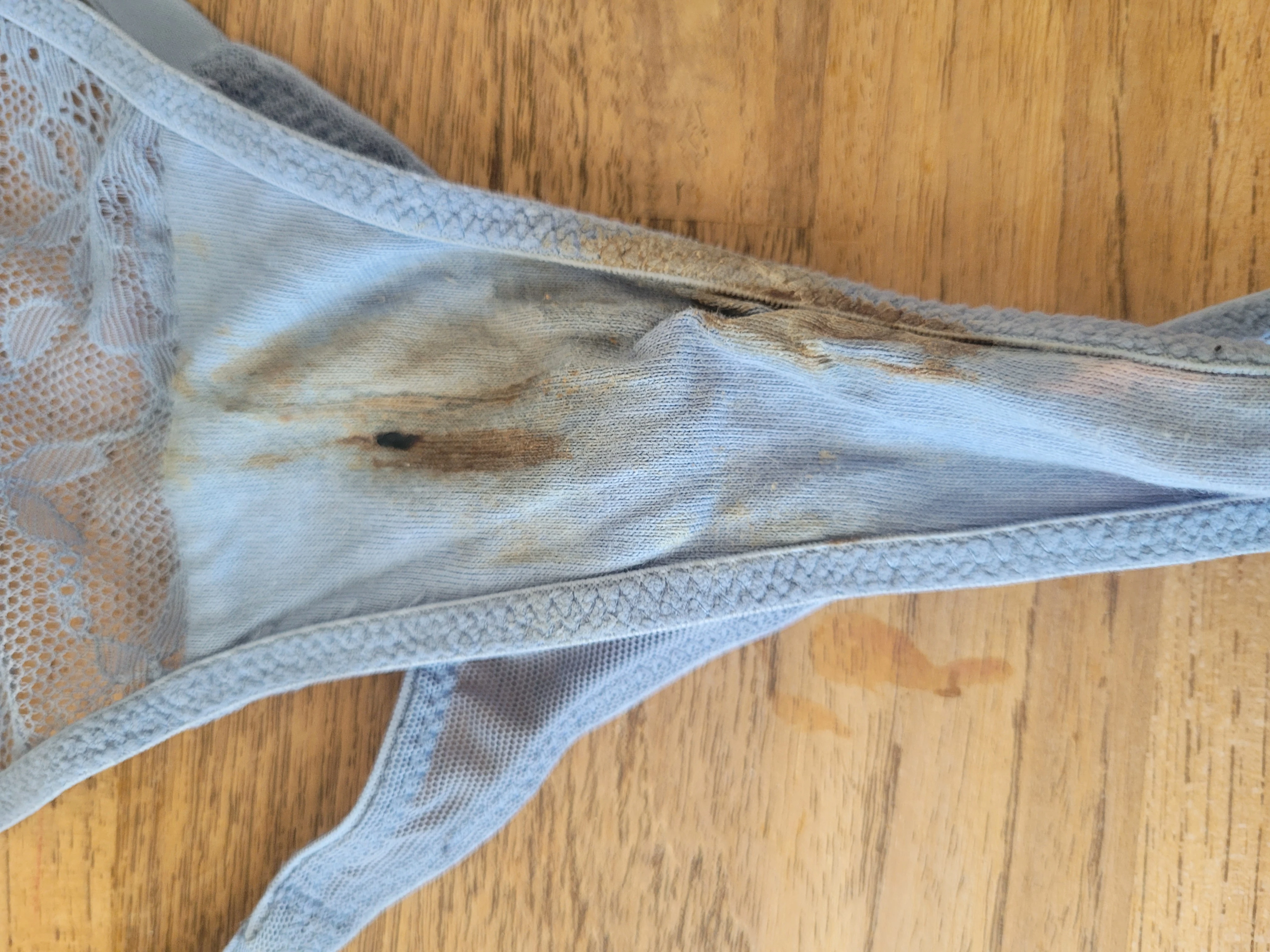 Photo de Culotte string sale du 16 mai