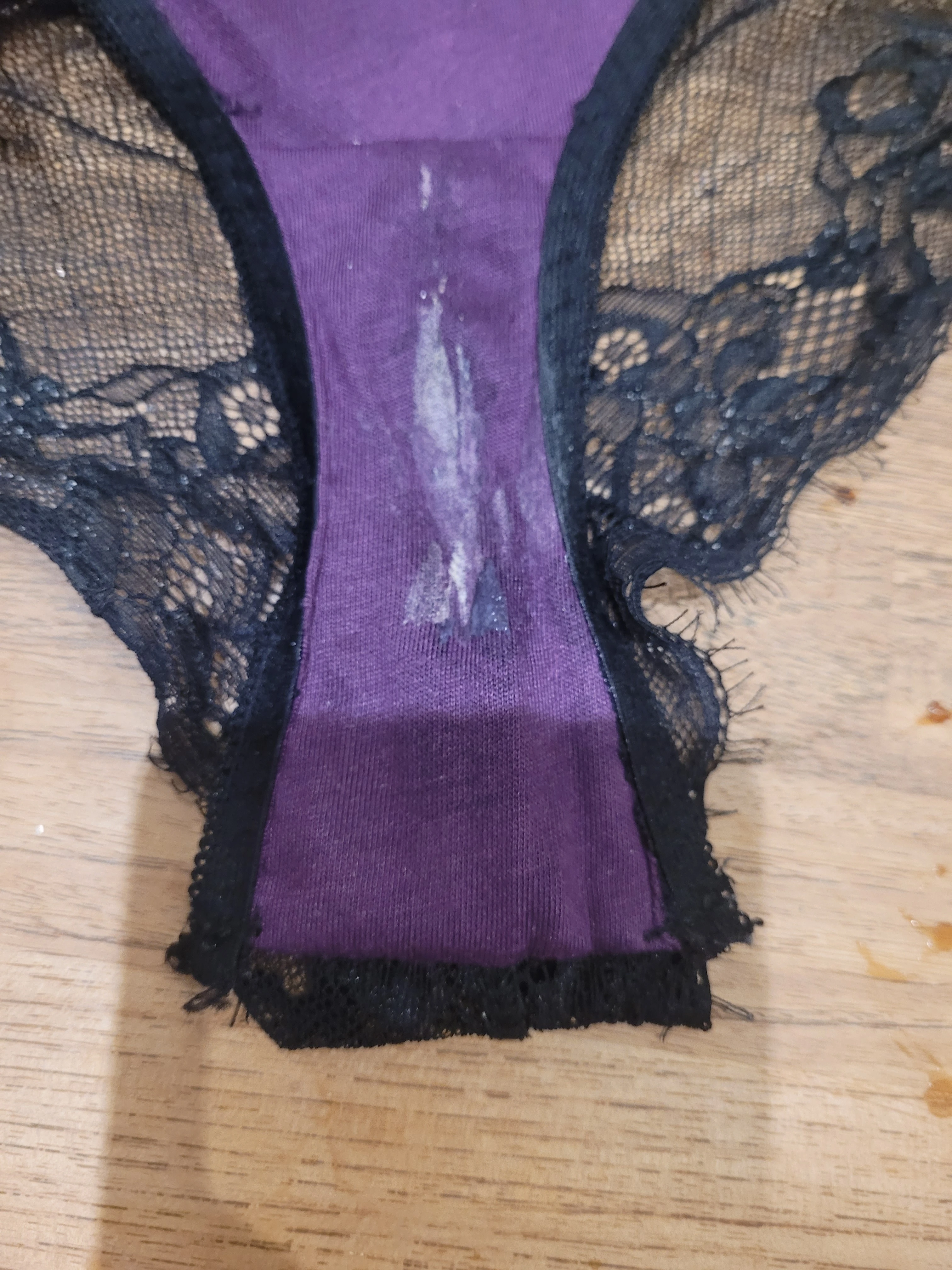 Photo de Culotte sale et sexuelle du 11 mai !