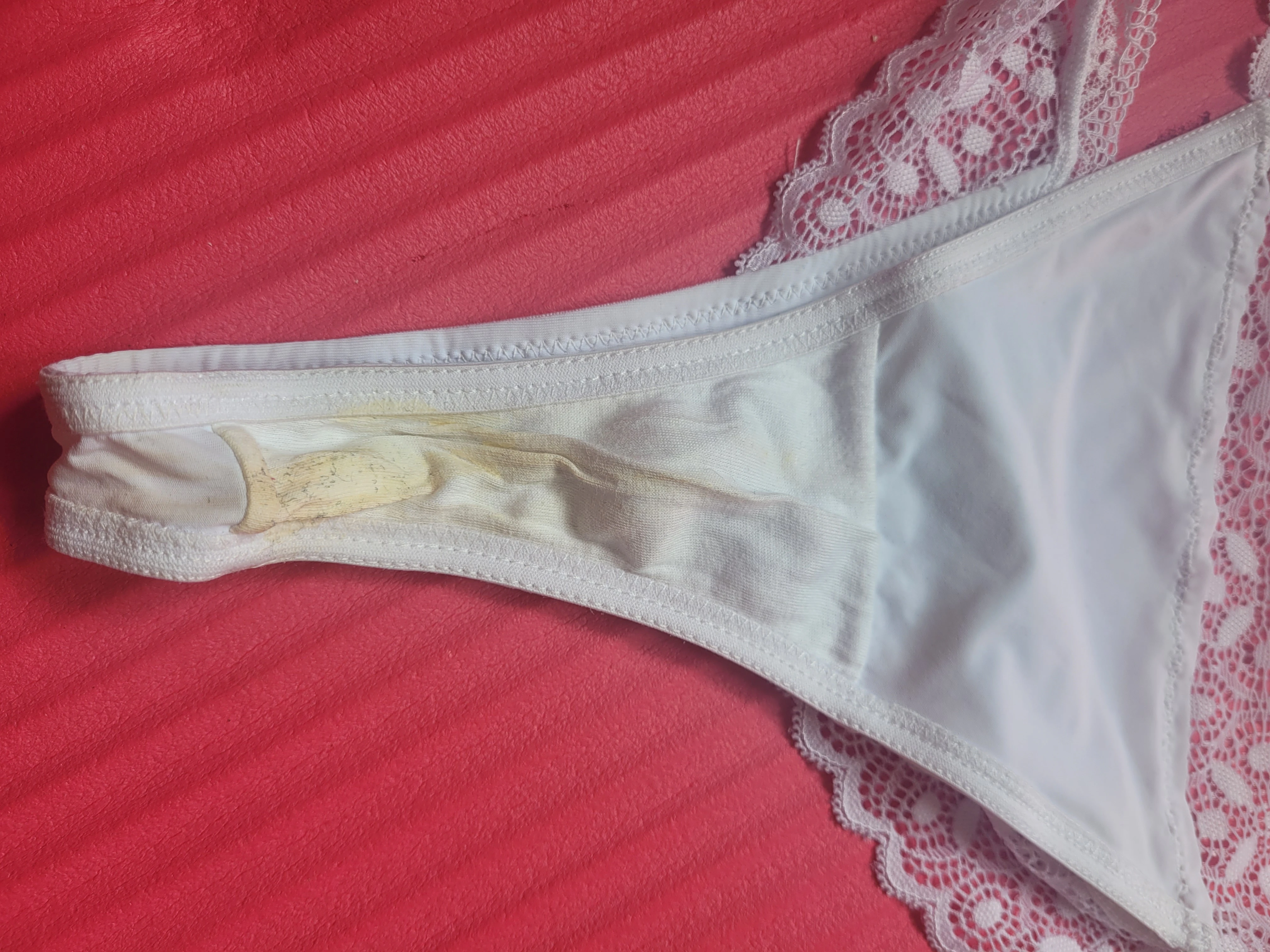 Photo de Culotte sale très jaunie !