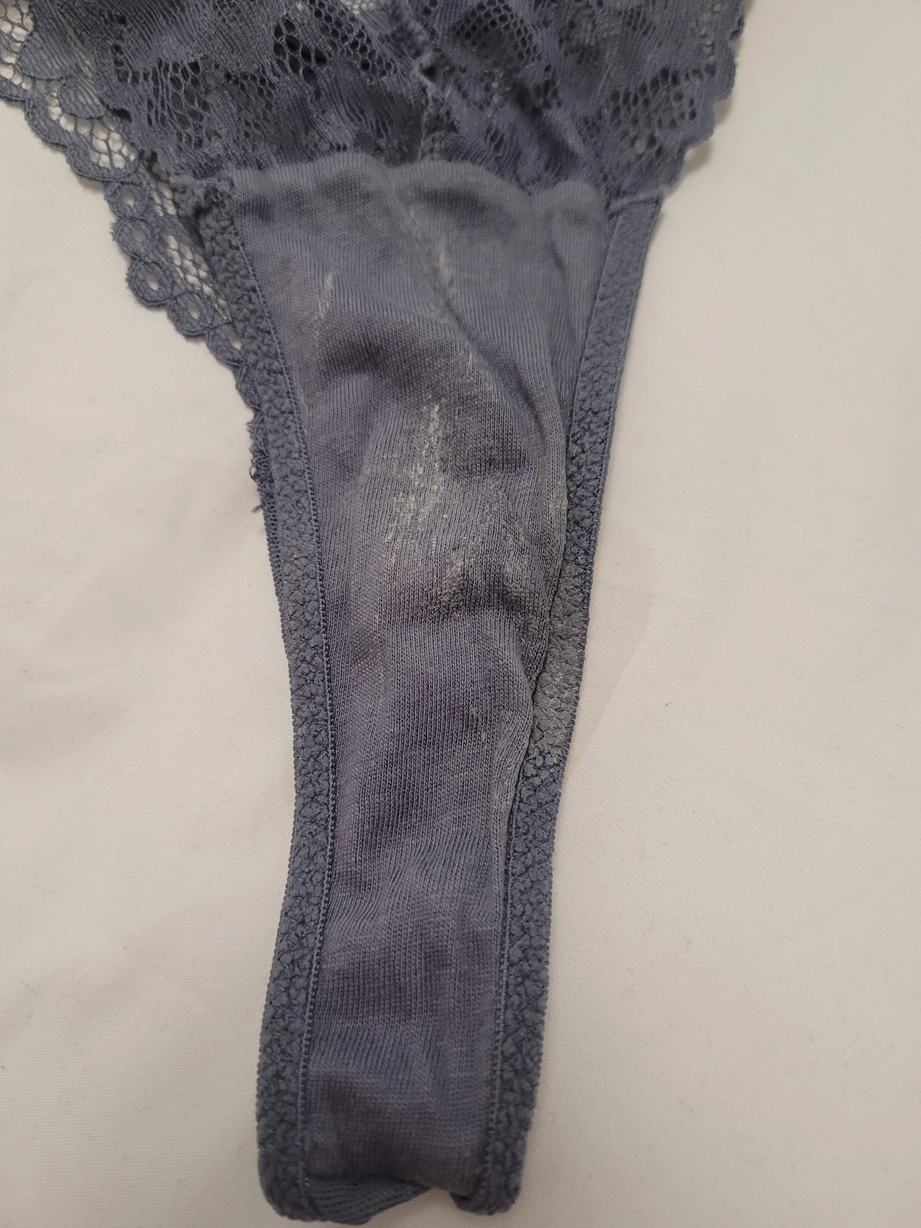 Photo de Culotte sale et … alimentaire….