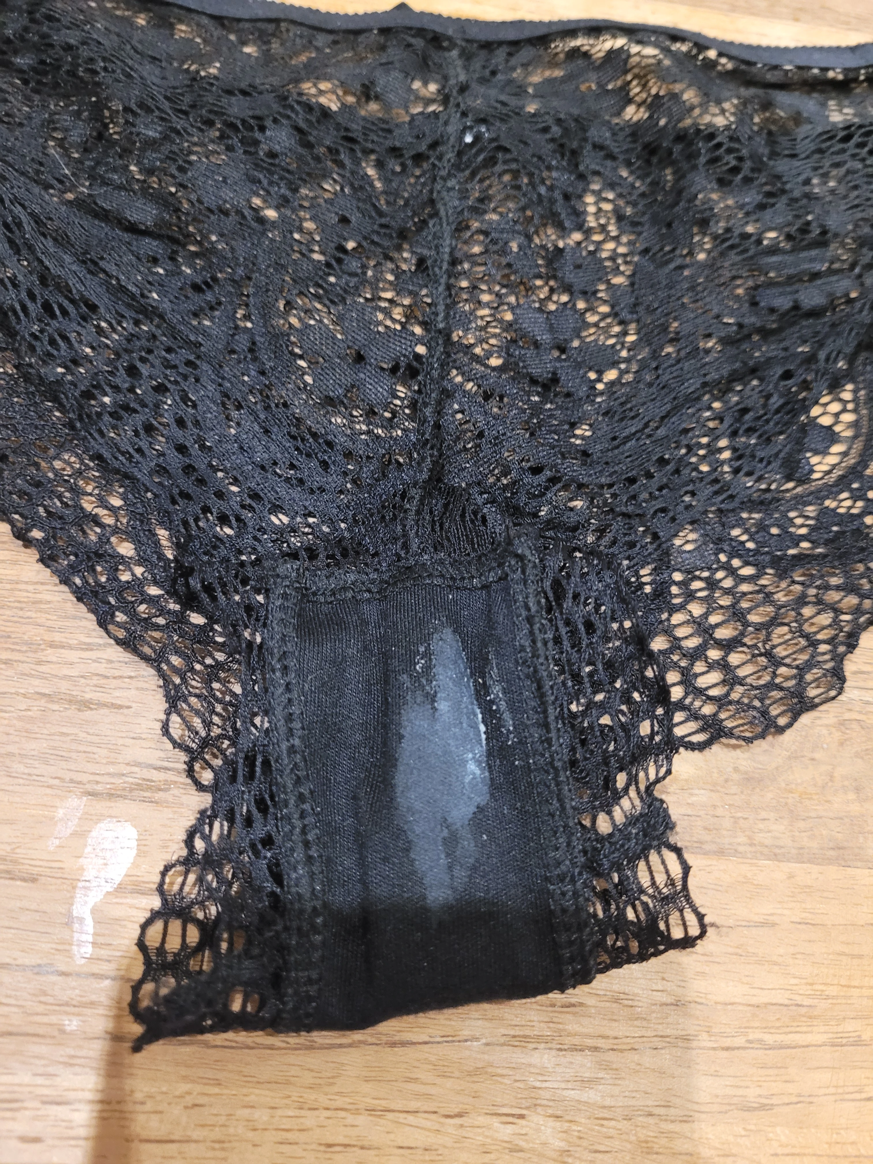 Photo de Culotte sale et sexuelle du 21 avril !