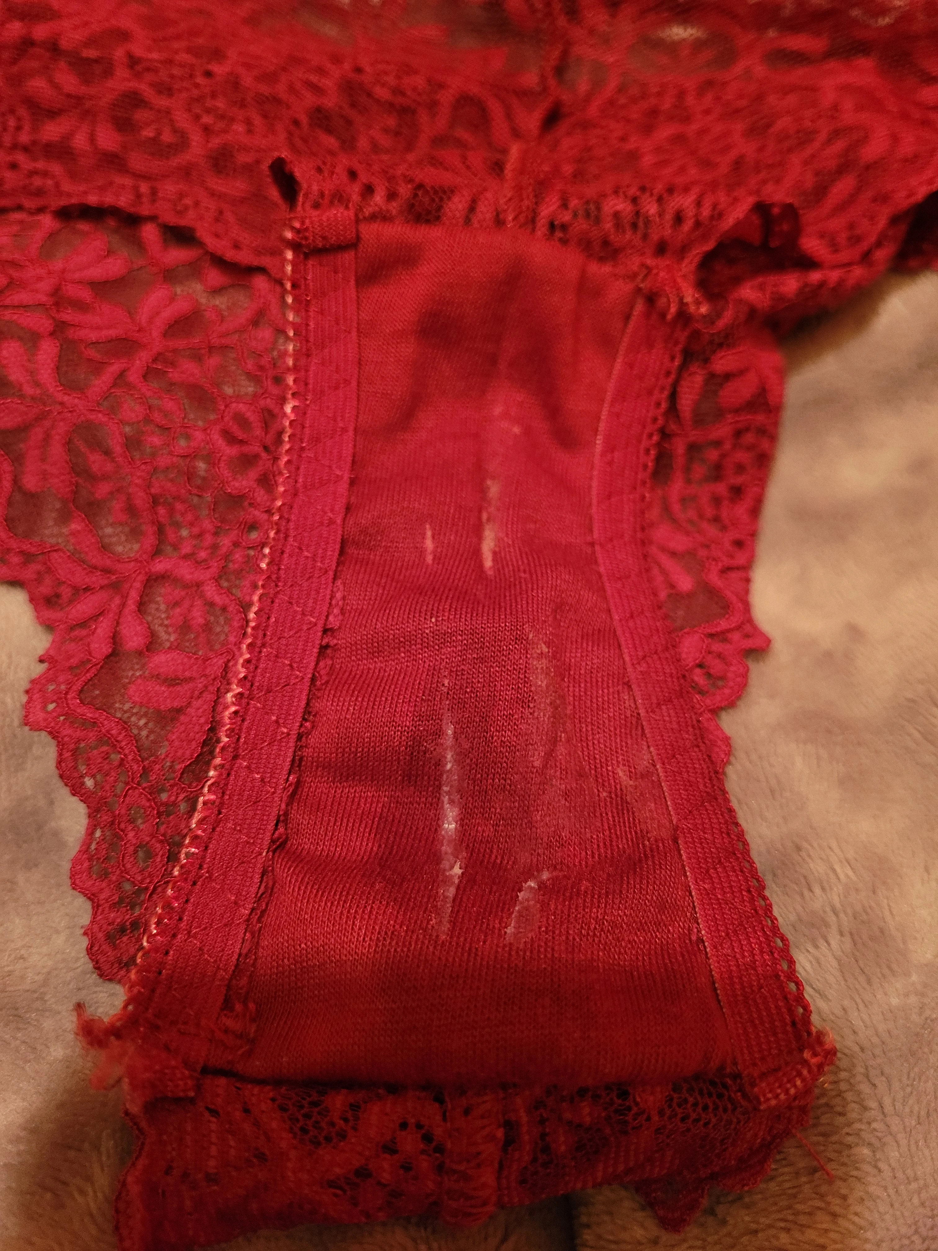 Photo de Culotte sale et téléphone rose !