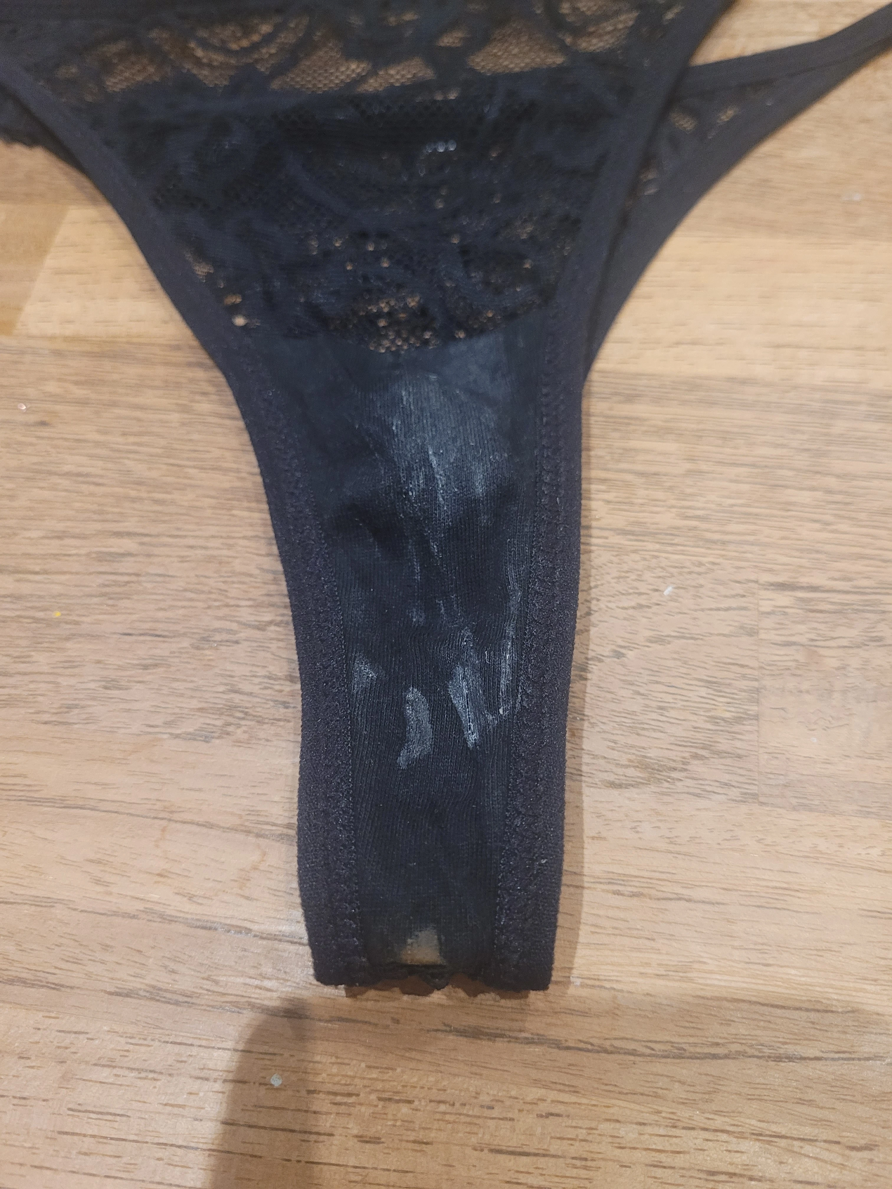 Photo de Culotte sale en soirée étudiante !