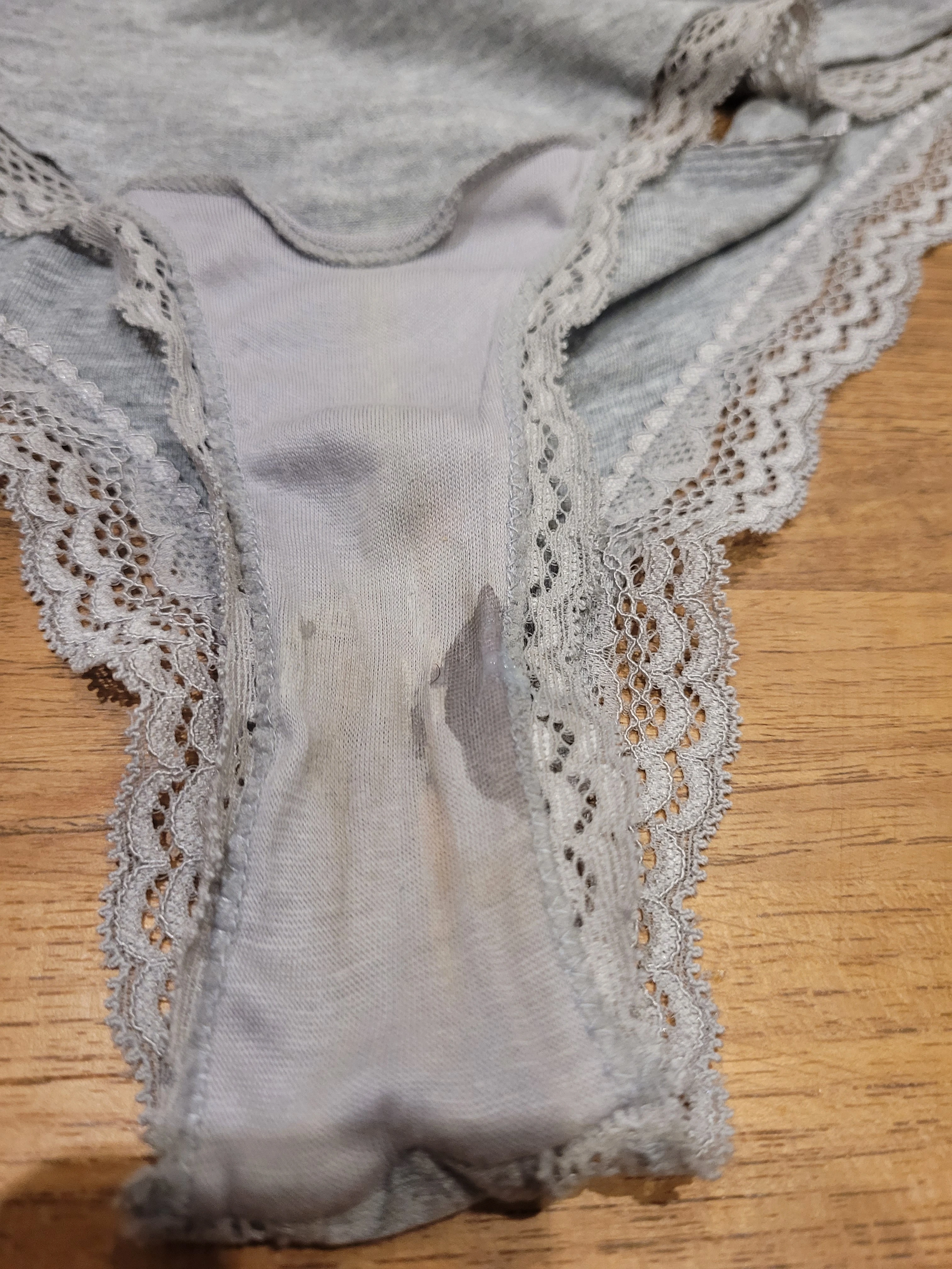 Photo de Culotte sale et sexuelle du 11 mars !
